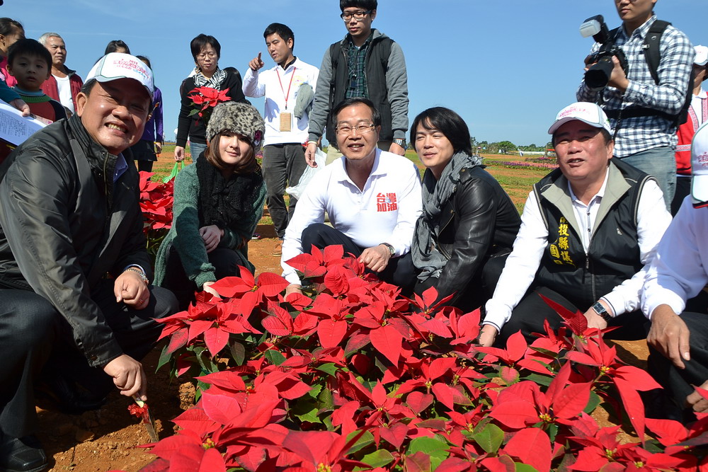圖片-南投花卉嘉年華開幕 李縣長邀全國民眾到南投看花泡湯