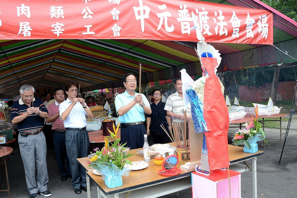 圖片-肉品市場舉行中元普渡法會  李縣長主持開香