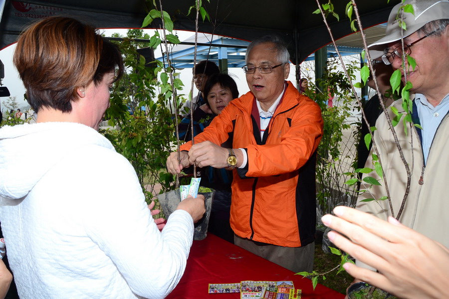 圖片-南投縣104年植樹節活動水里溪畔登場