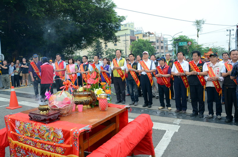 圖片-台中市玉闕朝仁宮至草屯敦和宮繞境參香，陣頭熱鬧滾滾