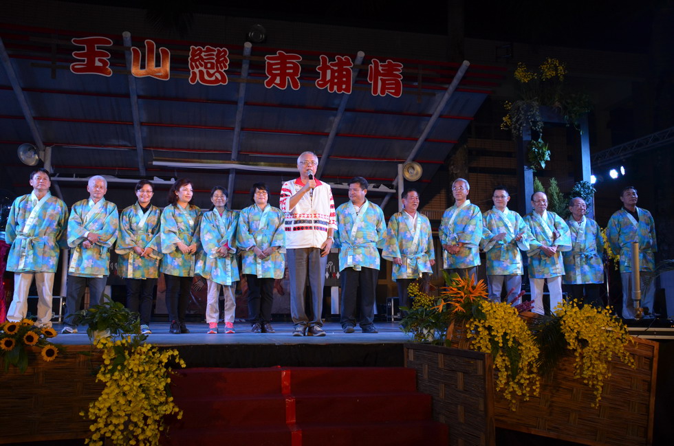 相關圖片3-東埔溫泉季開鑼  千人持火把踩街賞花燈掀高潮