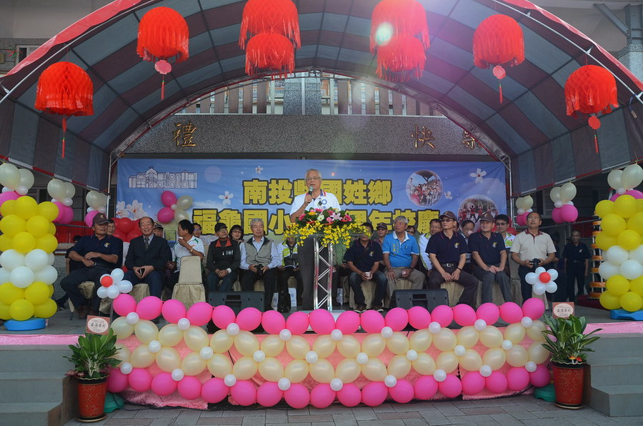 圖片-陳代理縣長祝賀福龜國小80週年校慶