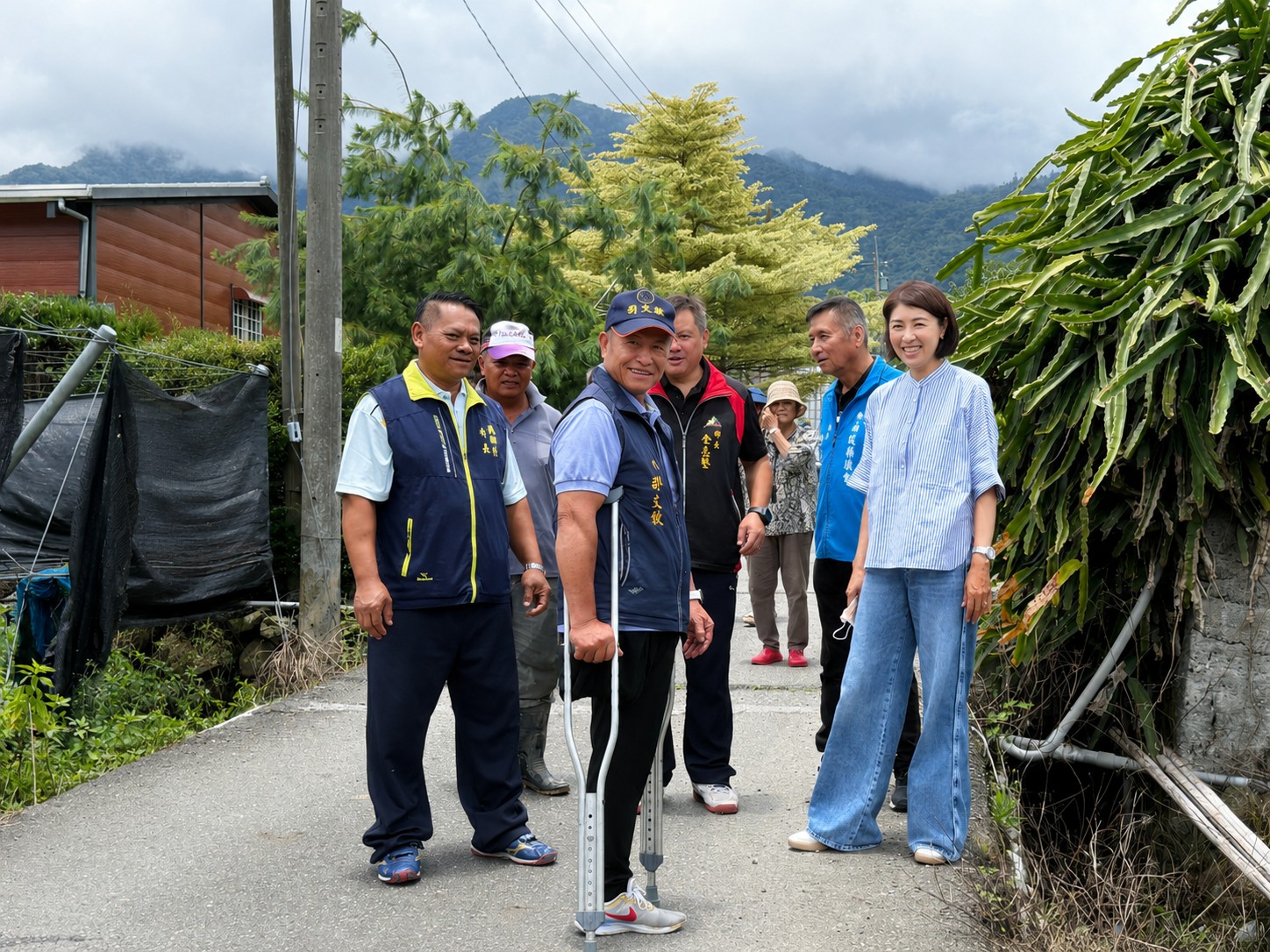 圖片-【許淑華縣長會勘信義鄉羅娜村排水溝改善工程　打造安全完善農業基礎建設】