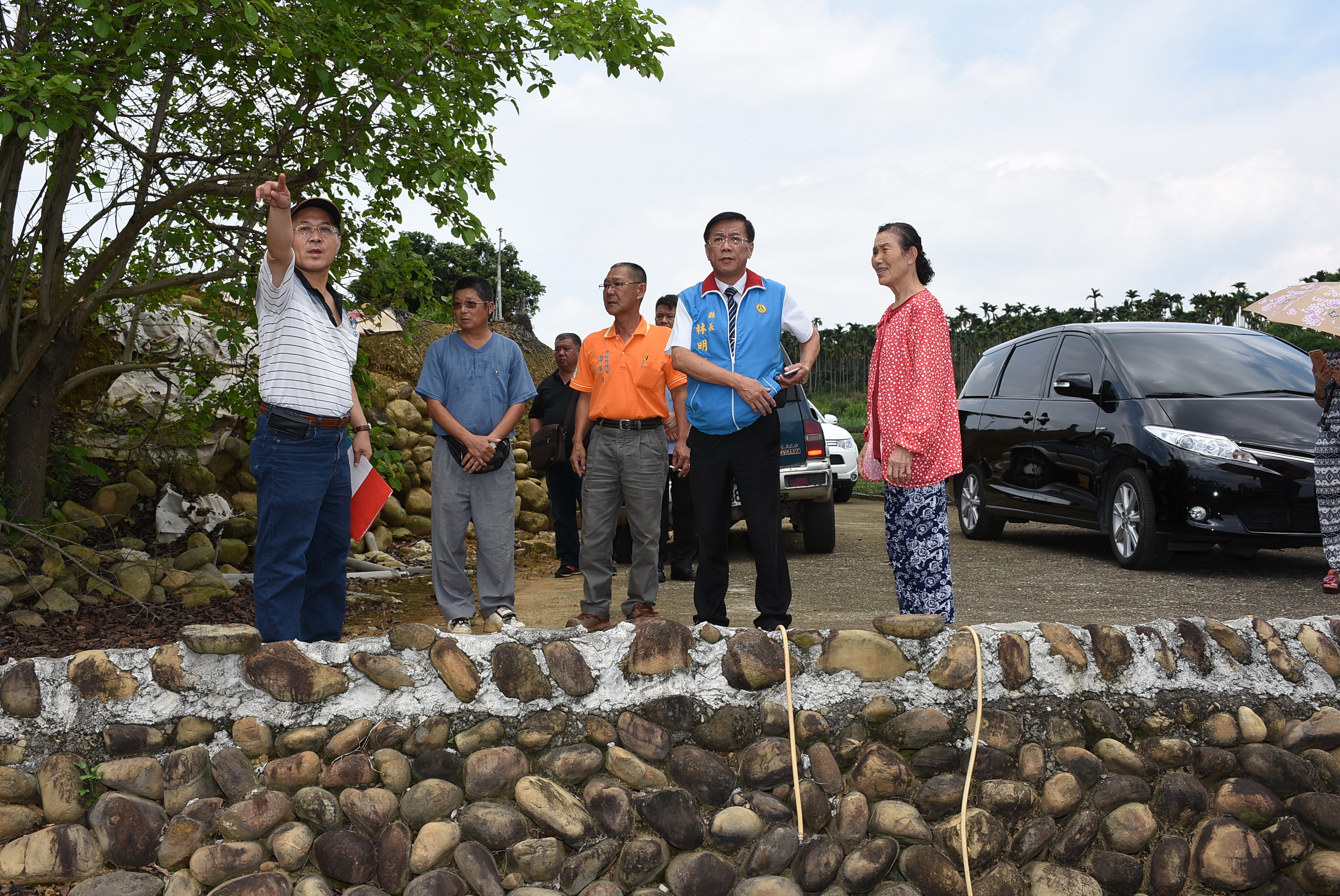 相關圖片1-邊坡掏空危及路基 林縣長指示儘快發包改善