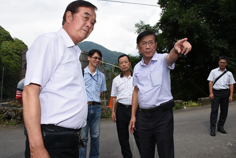 相關圖片1-信義涵碧蘭橋橋墩掏空毀損嚴重 林縣長指示速設計發包補強