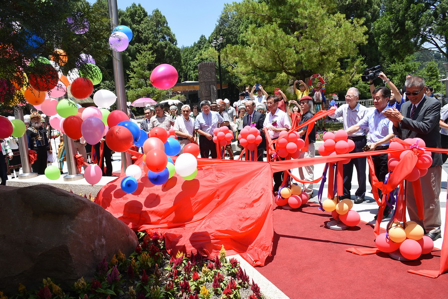 相關圖片2-九族文化村歡慶30週年 林縣長感謝免費招待300弱勢學童暢遊同慶