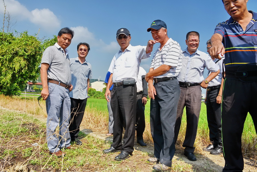 圖片-縣長會勘草屯溪州埤護岸及太平路一段排水改善工程