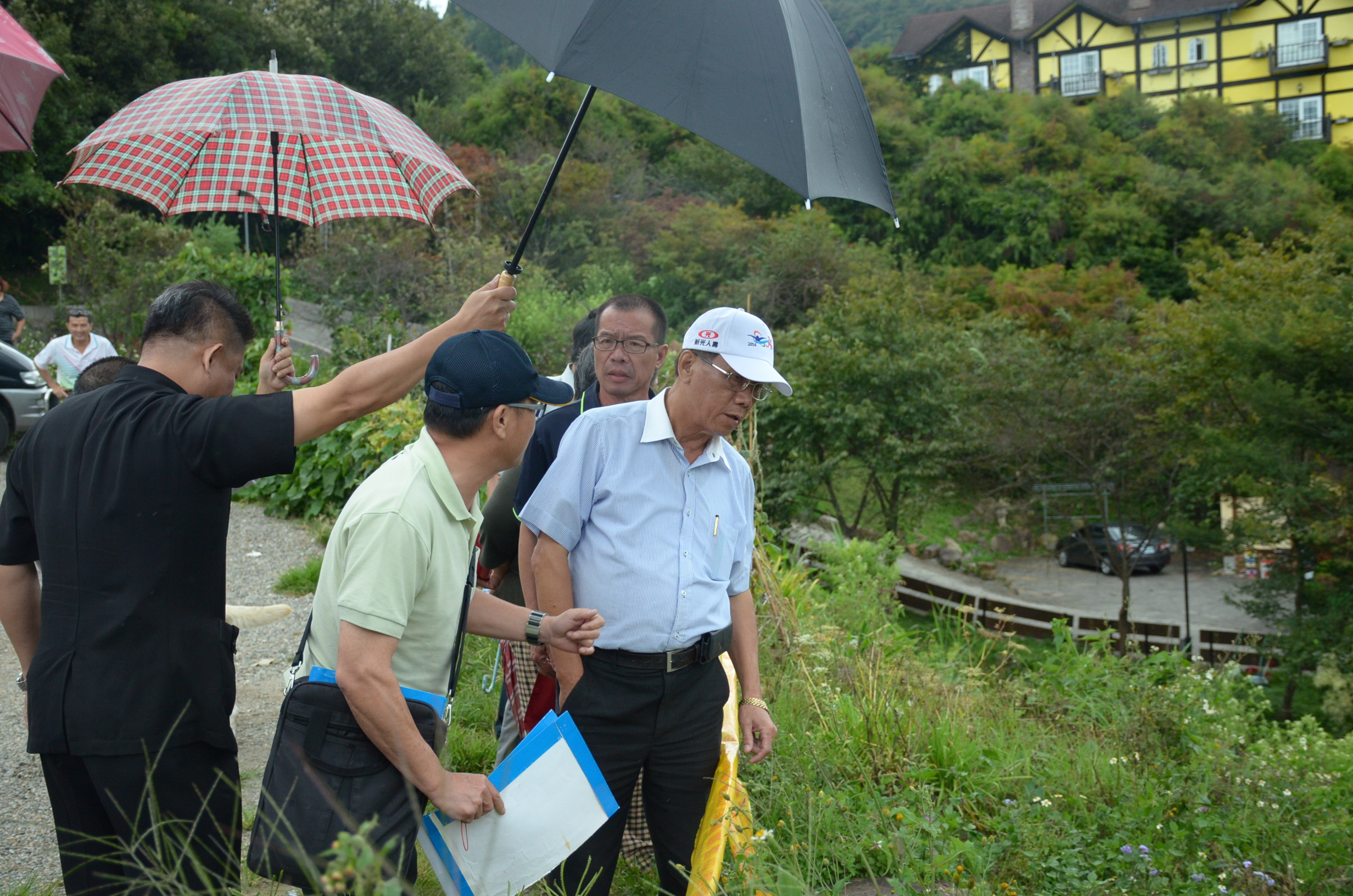 相關圖片1-強颱來襲 林縣長至仁愛鄉合作村及大同村多處崩塌地點會勘