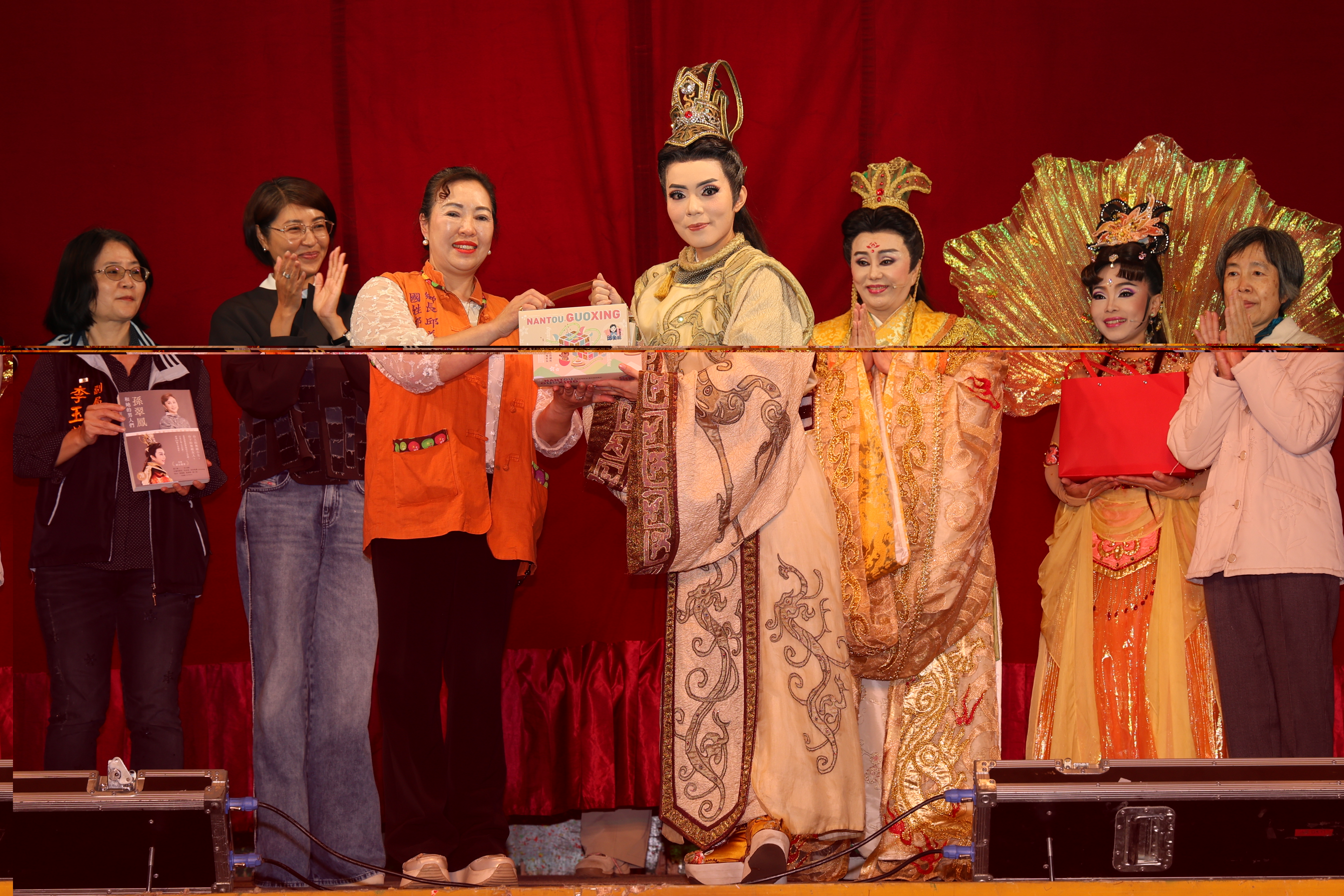 相關圖片5-明華園「女神何仙姑」國姓巡演爆棚！  許淑華縣長：讓國家級戲曲走入偏鄉