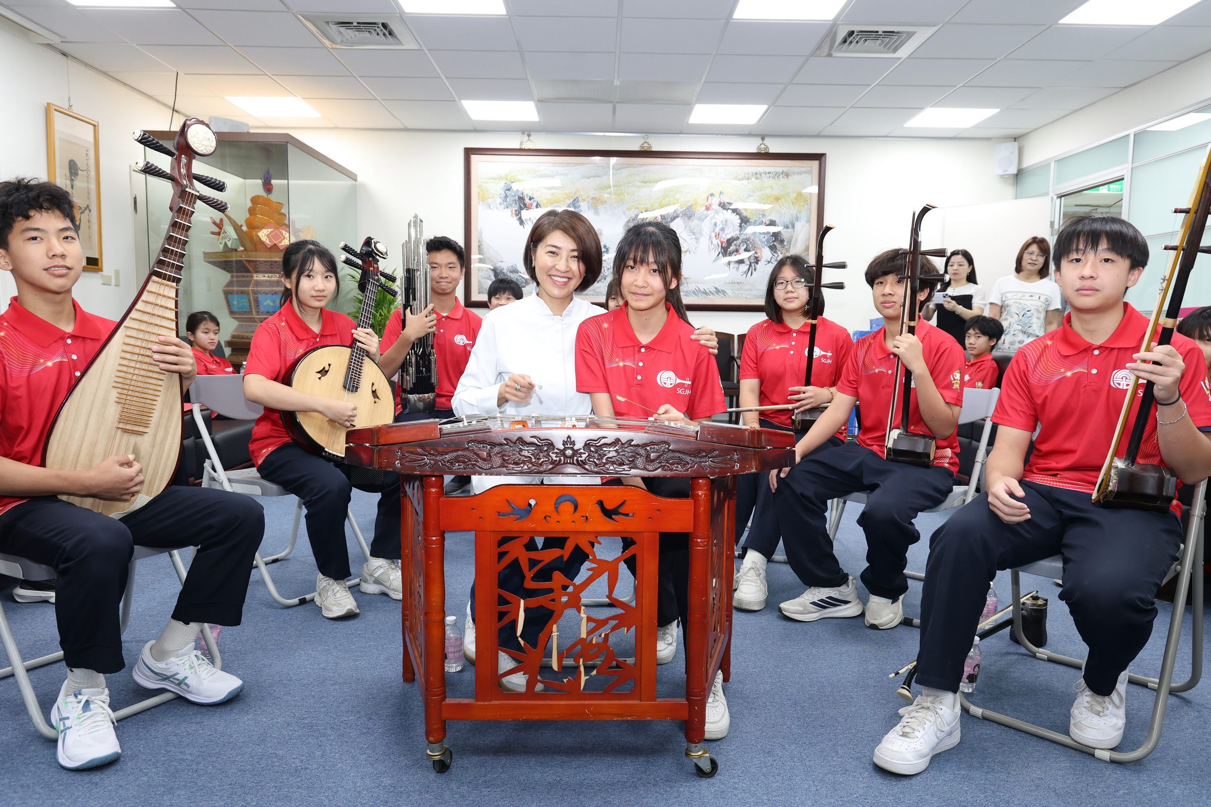 相關圖片3-三光國中絲竹樂團榮獲全國賽同組「唯一特優」  許縣長勉勵大讚南投之光