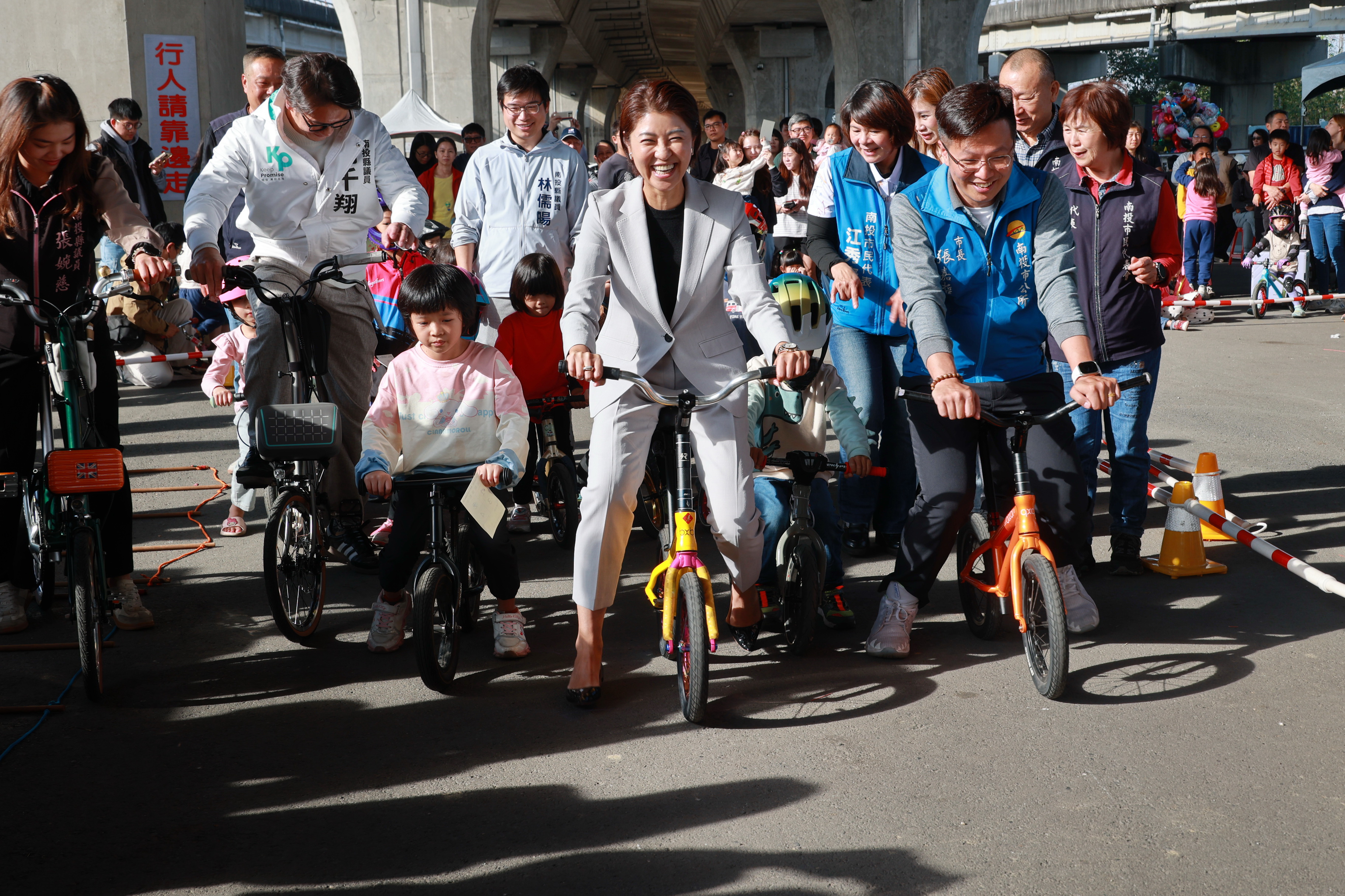 圖片-國道三交流道下變身律動樂園 南投市「親子輪動場」動土暖身趴