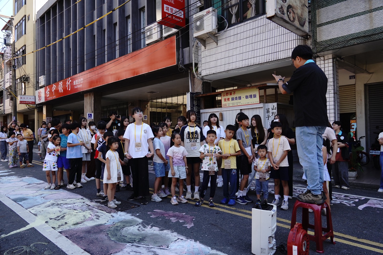 圖片-西康路重新留給人走　埔里街道實驗讓孩子畫出人行空間