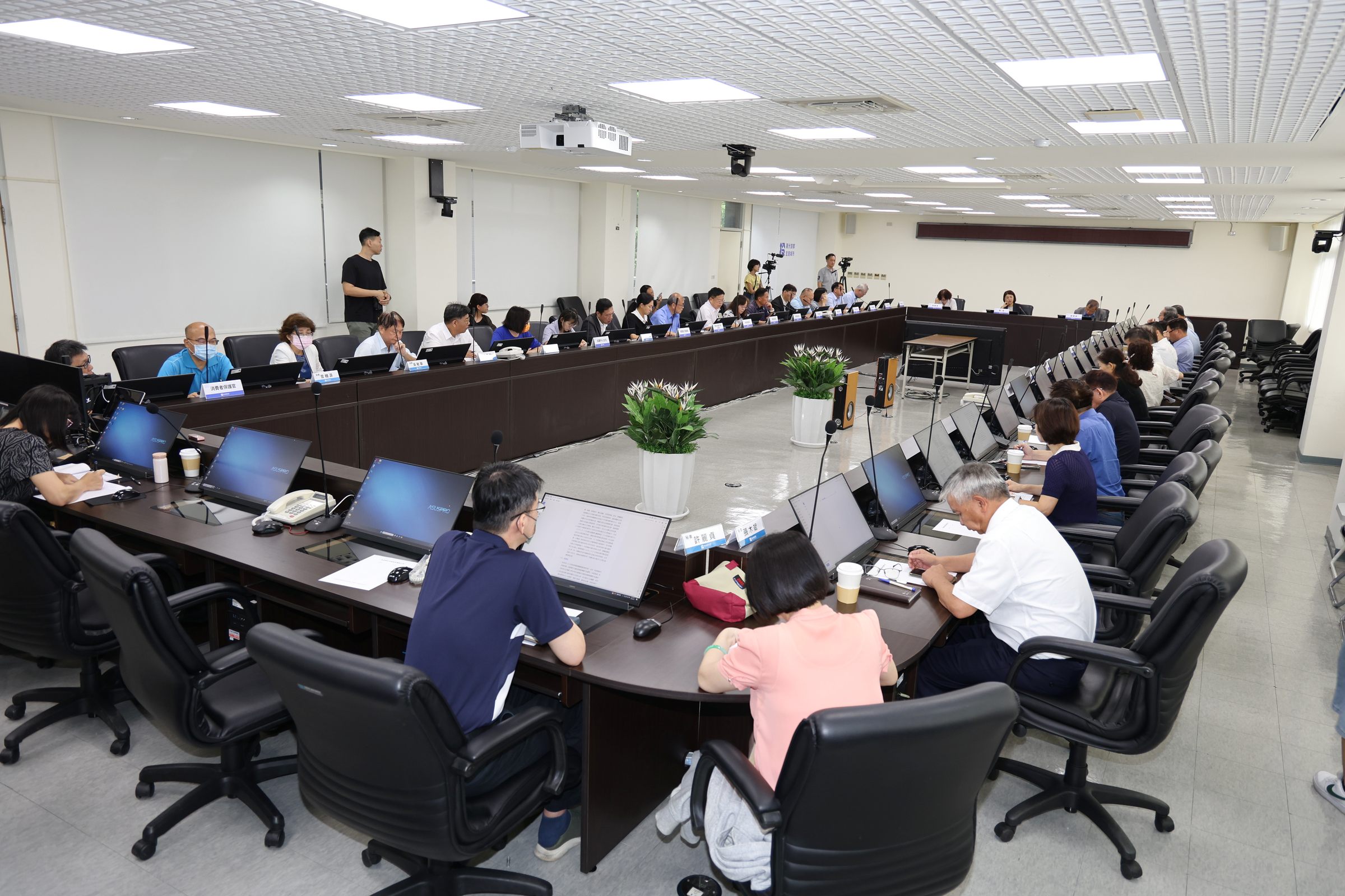 相關圖片5-致癌油品回收率南投高於全國  許縣長：持續掌握流向守護縣民食安，並籲中央建立更主動的監測、抽驗機制