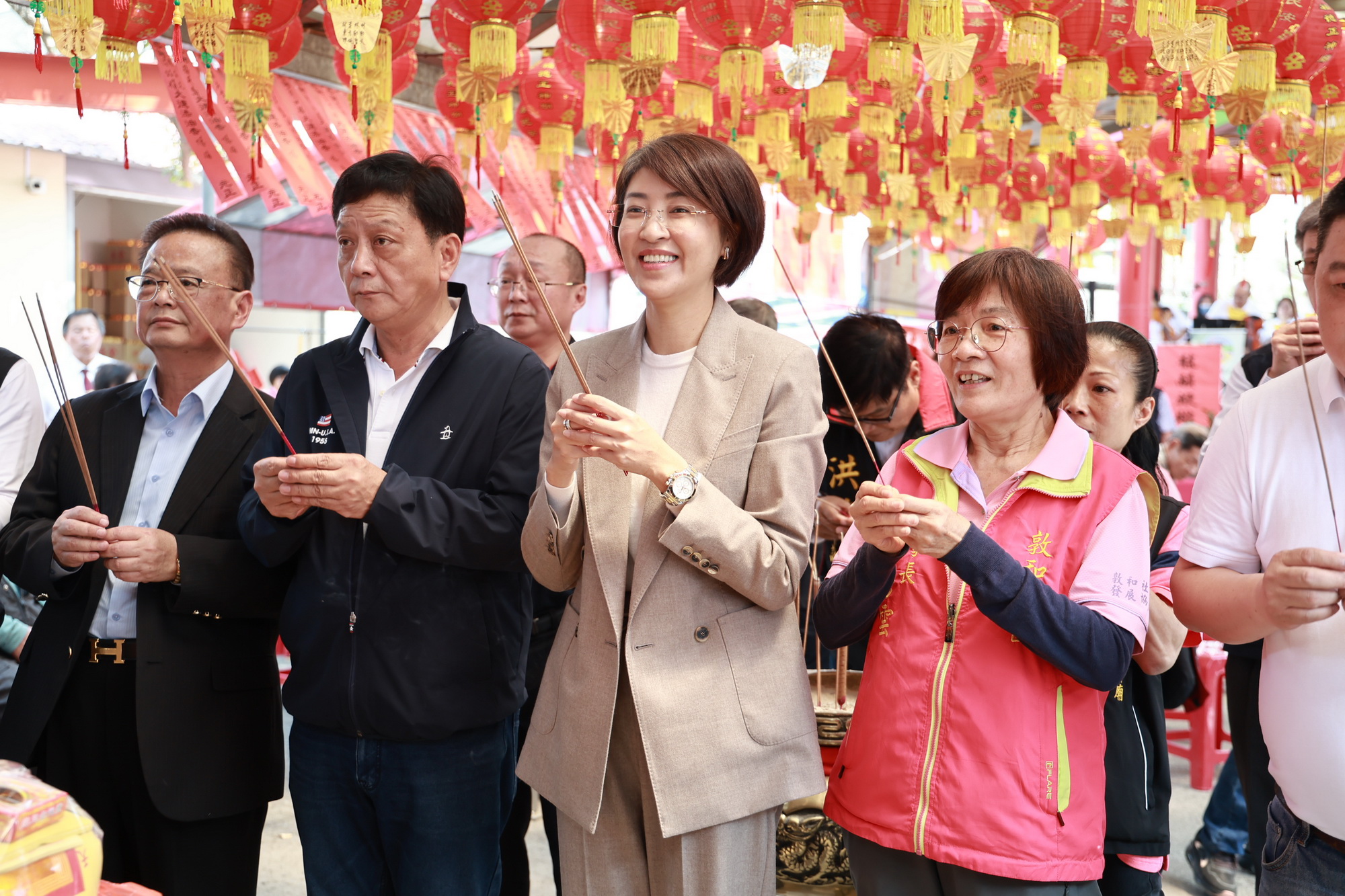 圖片-敦和社區頭牙吃丁酒活動  許縣長到場同樂