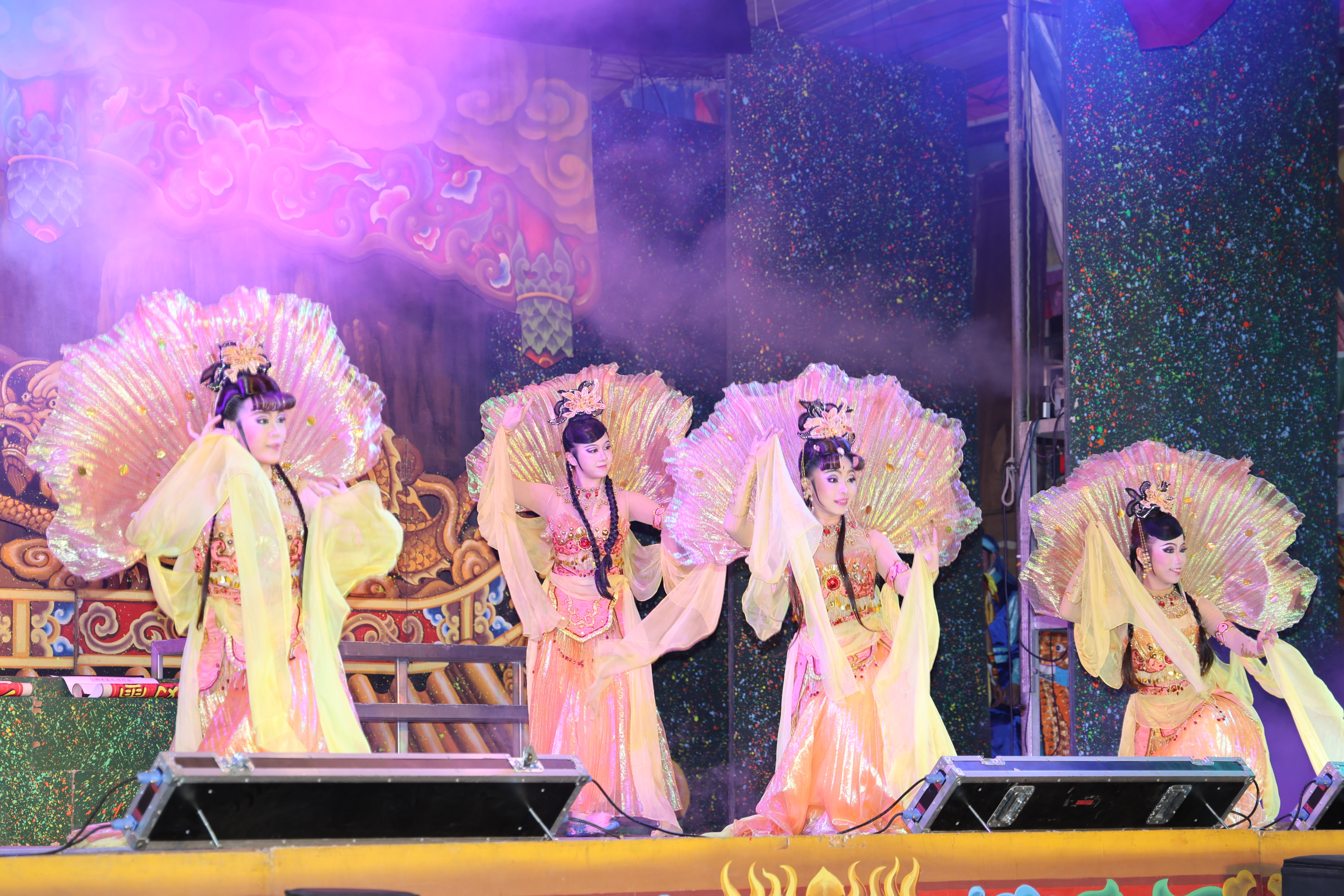 相關圖片2-明華園「女神何仙姑」國姓巡演爆棚！  許淑華縣長：讓國家級戲曲走入偏鄉