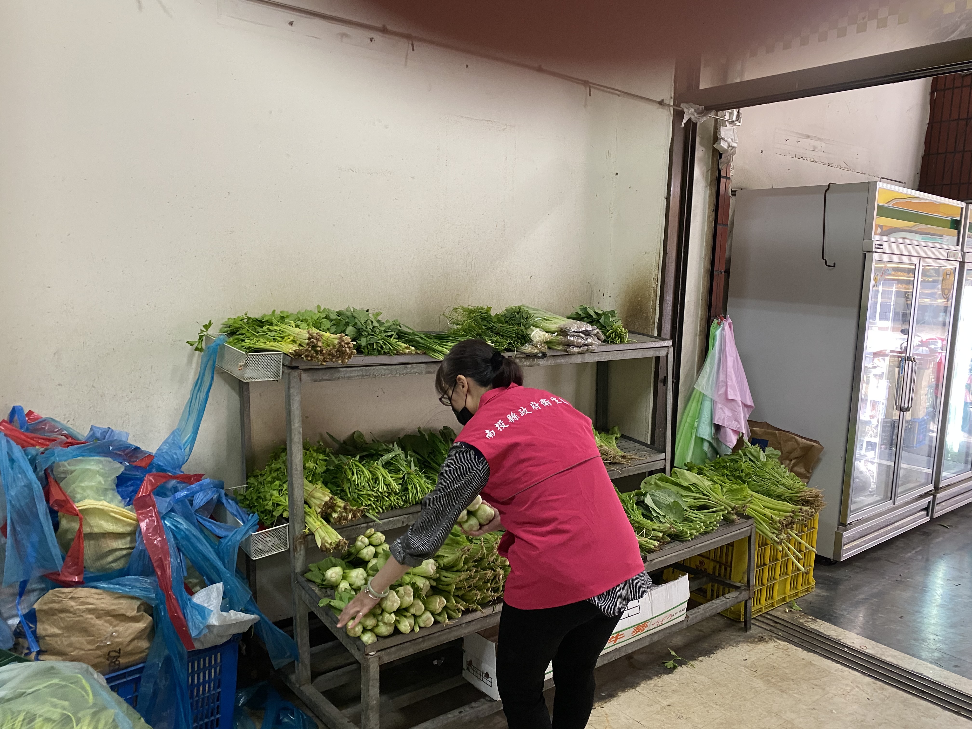 相關圖片1-買菜免擔心！南投縣衛生局持續為蔬果安全把關