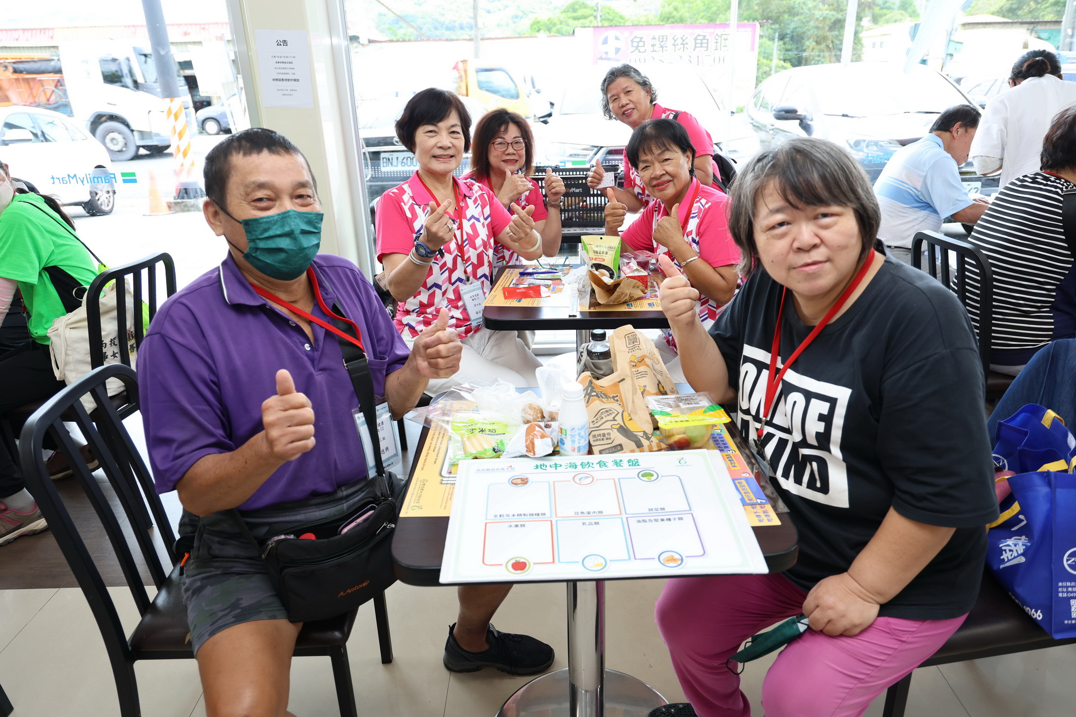 相關圖片6-聰明選、健康買落實健康生活 社區營養師前進超商實地指導