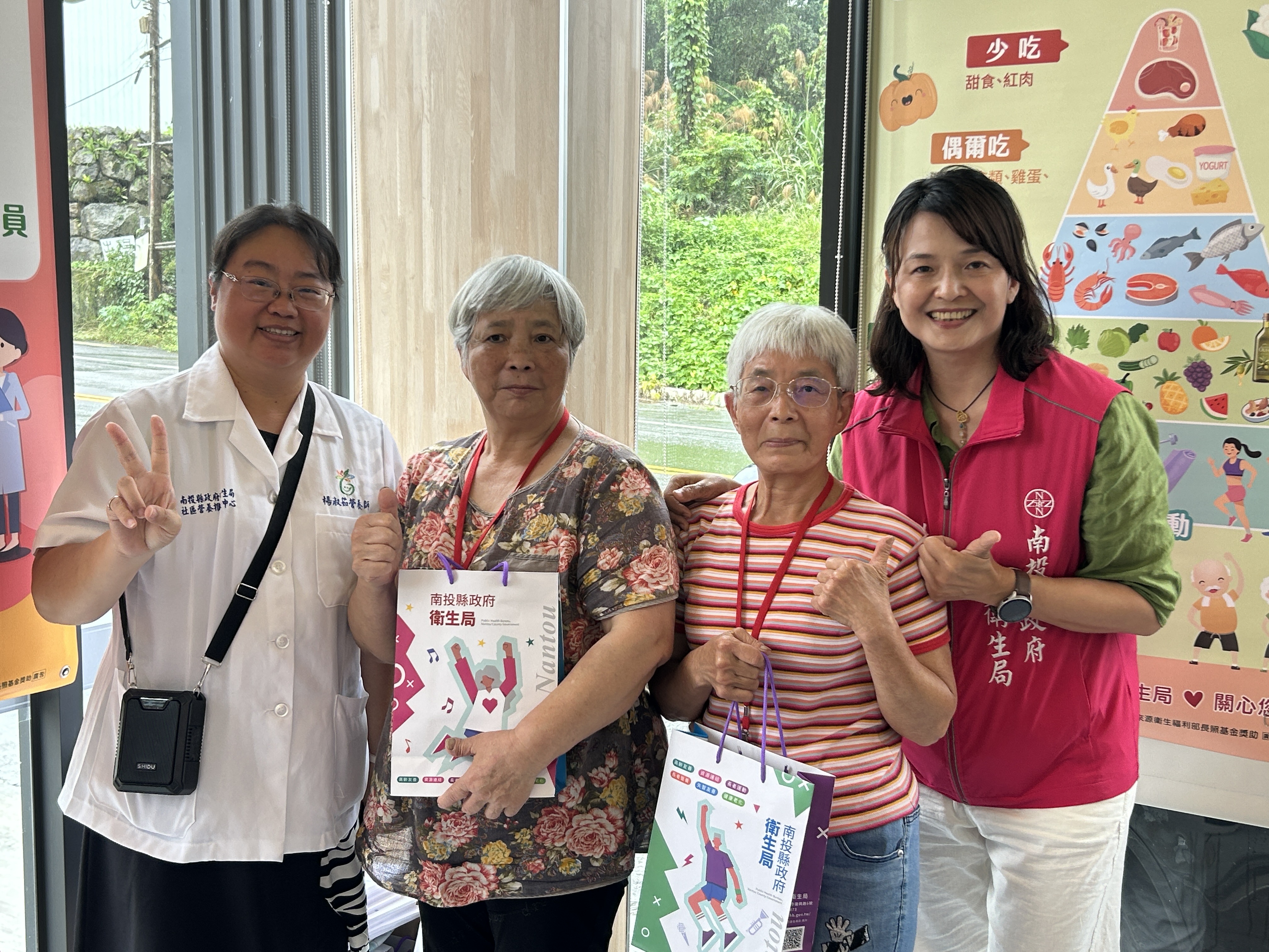 相關圖片2-社區營養師前進超商 實地引導民眾健康買