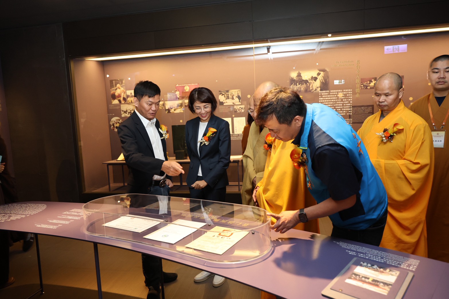 相關圖片3-中台禪寺「仰懷宗範—開山祖師圓寂十週年紀念特展」登場 許縣長出席剪綵揭幕
