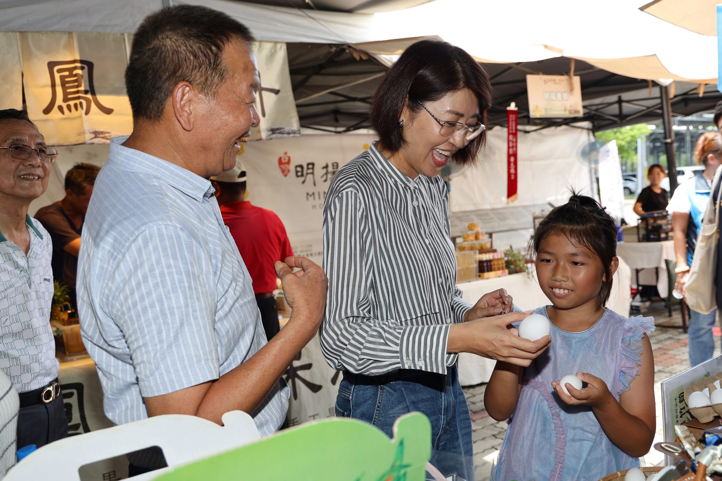 相關圖片4-「荔香蕉甜．青農好食光市集」國三南投服務區登場 許縣長邀全國民眾走進南投品味夏日鮮果支持青農　
