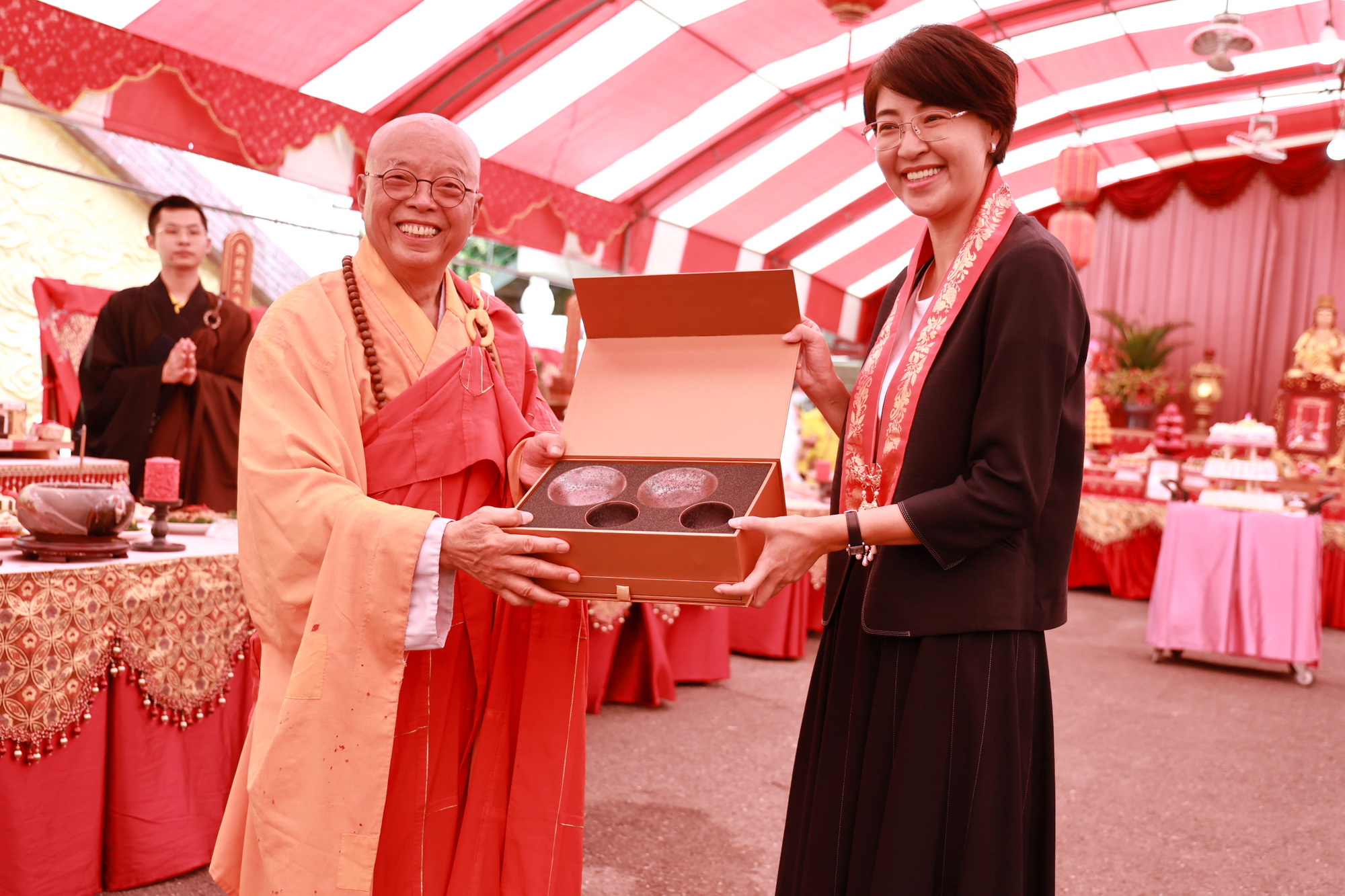 相關圖片3-清德寺舉辦龍善宮護法大將軍聖誕法會  許縣長到場獻供祈福