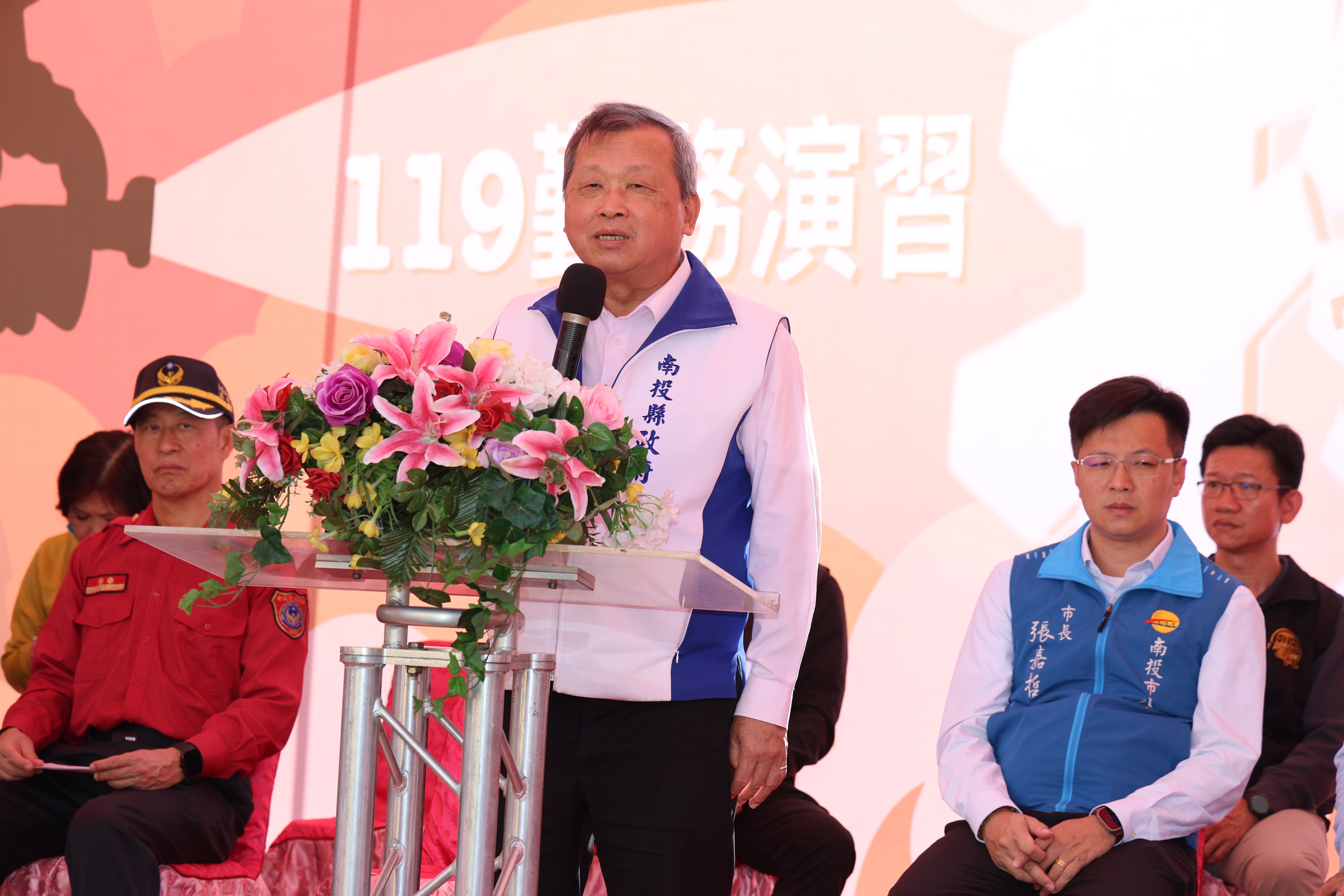 相關圖片6-南投縣119擴大防災演習副縣長王瑞德視導  展示電動車新式滅火器材 強化春節救災量能