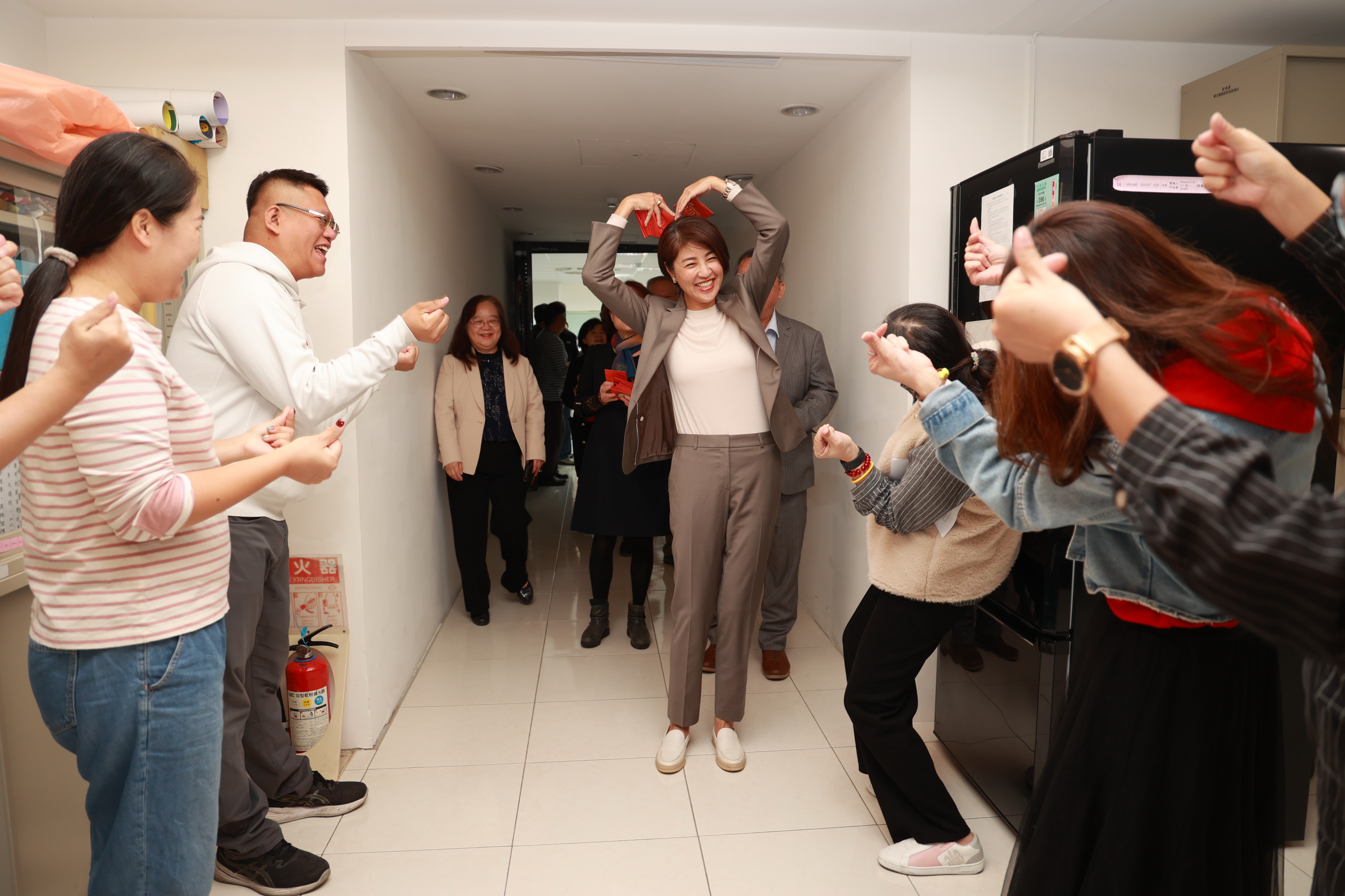 相關圖片1-春節前夕發給小紅包　縣長許淑華祝大家新春行大運