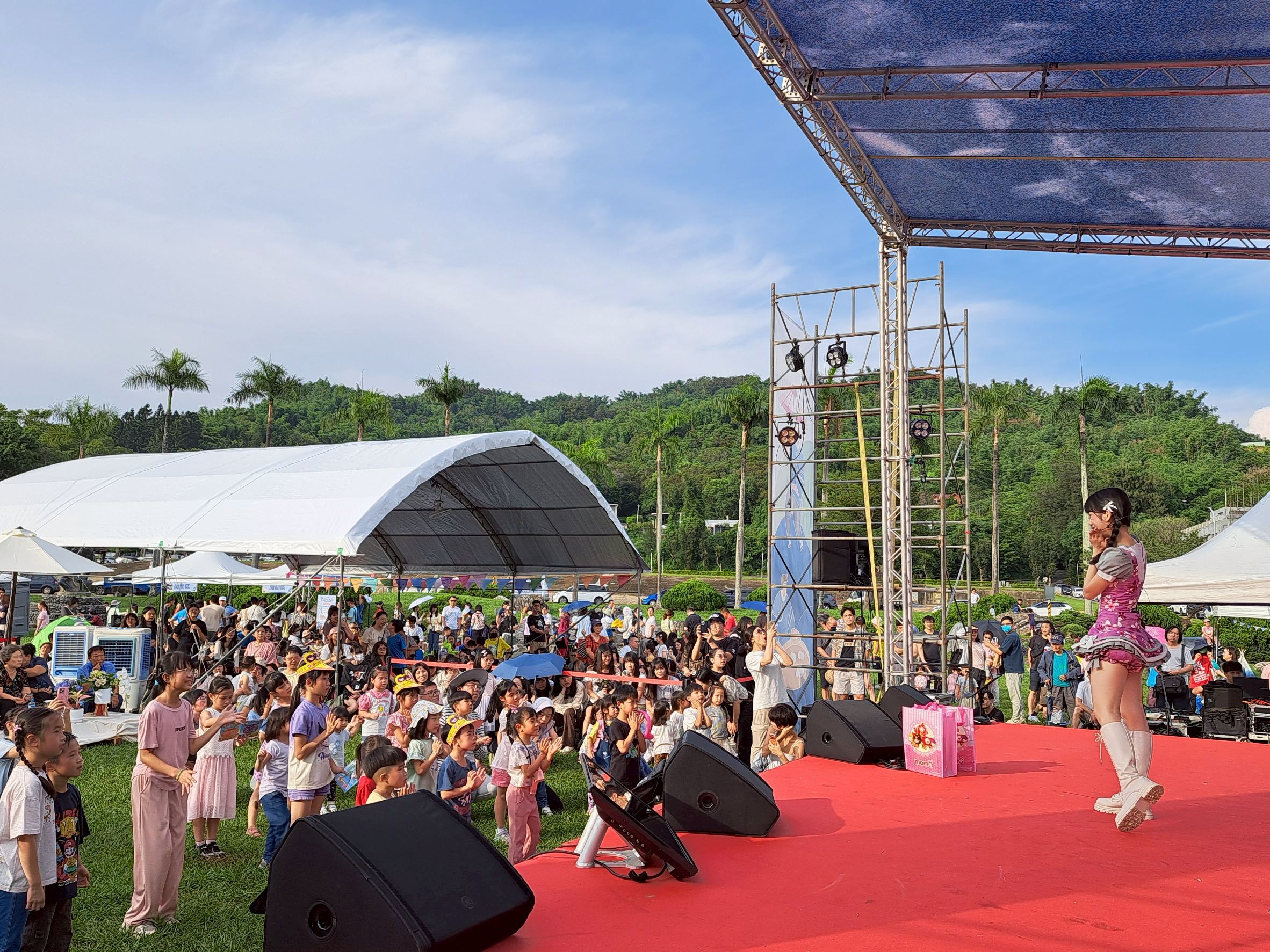 相關圖片4-客家藍野餐音樂會圓滿落幕 吸引人潮共聚草地 感受客家文化魅力