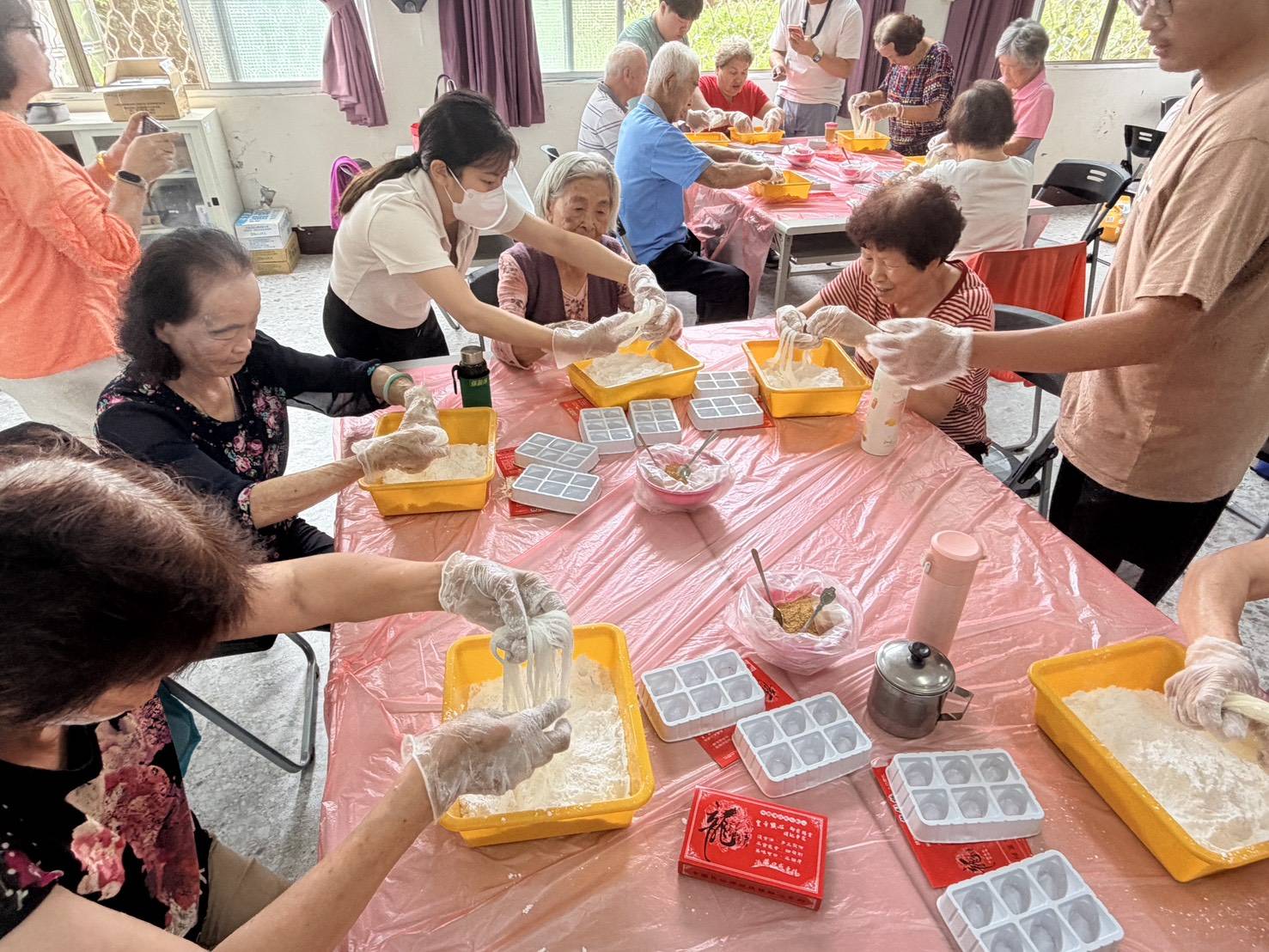 相關圖片1-南投縣府攜手南開科大 邀請長輩認識AI　體驗古早味手作