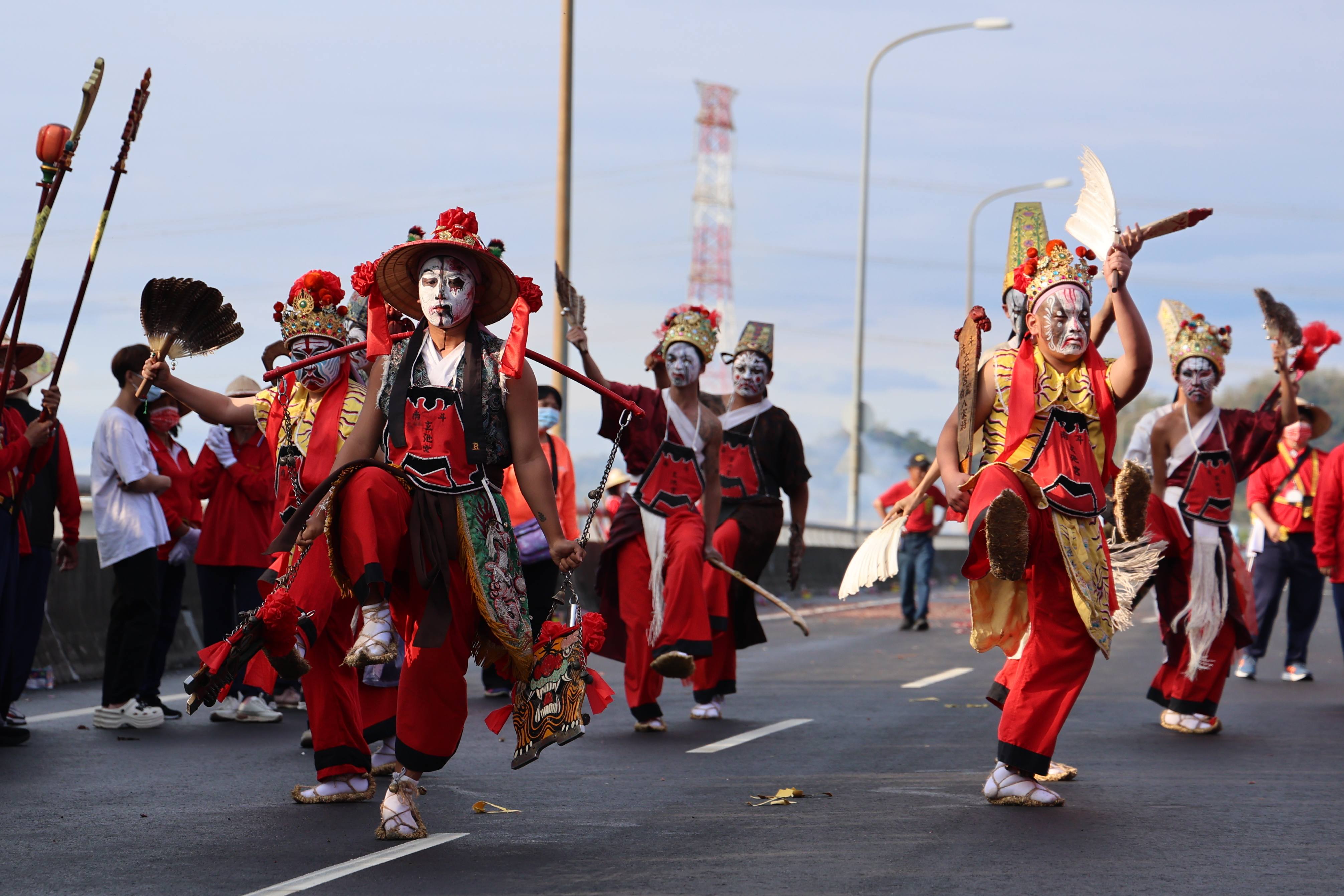 相關圖片1-玉闕朝仁宮跨溪敦和宮會香 見證中投信仰兄弟情緣