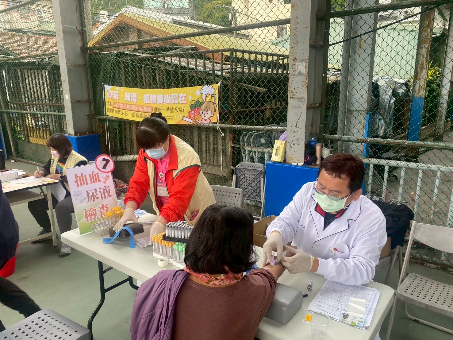 相關圖片3-115年南投縣送健康至社區開跑了! 街頭巷弄篩檢真方便!