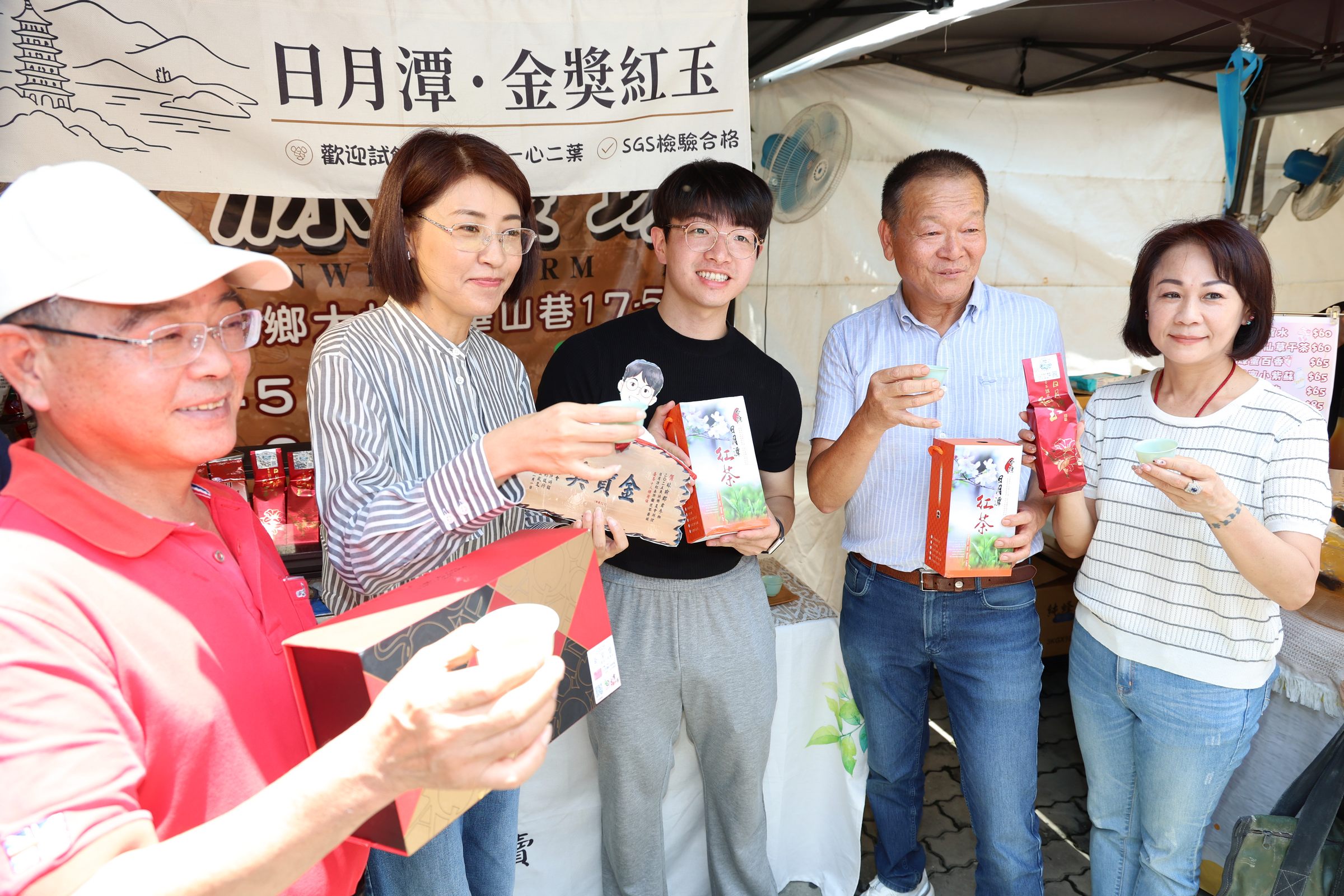 相關圖片1-「荔香蕉甜．青農好食光市集」國三南投服務區登場 許縣長邀全國民眾走進南投品味夏日鮮果支持青農　