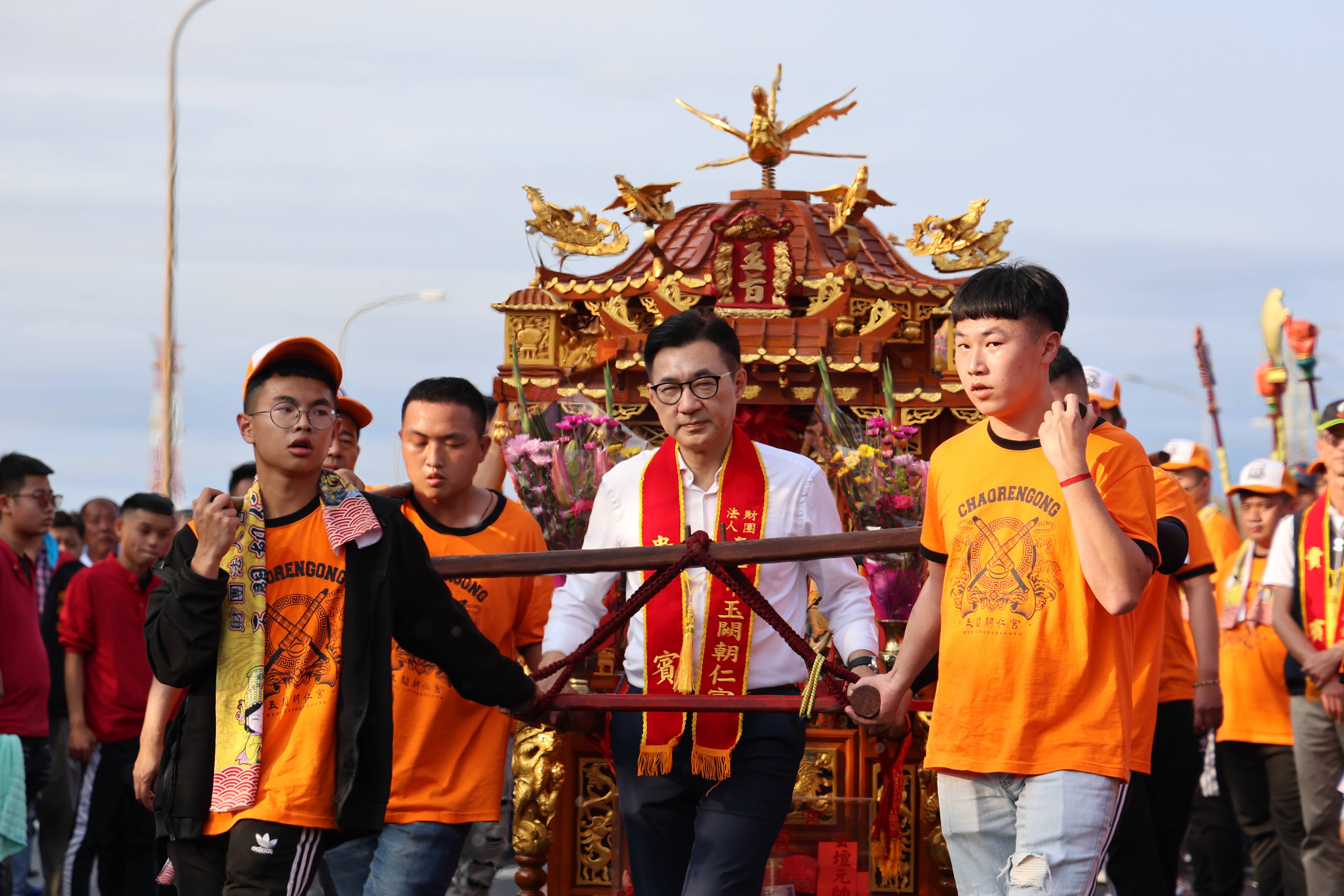 相關圖片2-玉闕朝仁宮跨溪敦和宮會香 見證中投信仰兄弟情緣