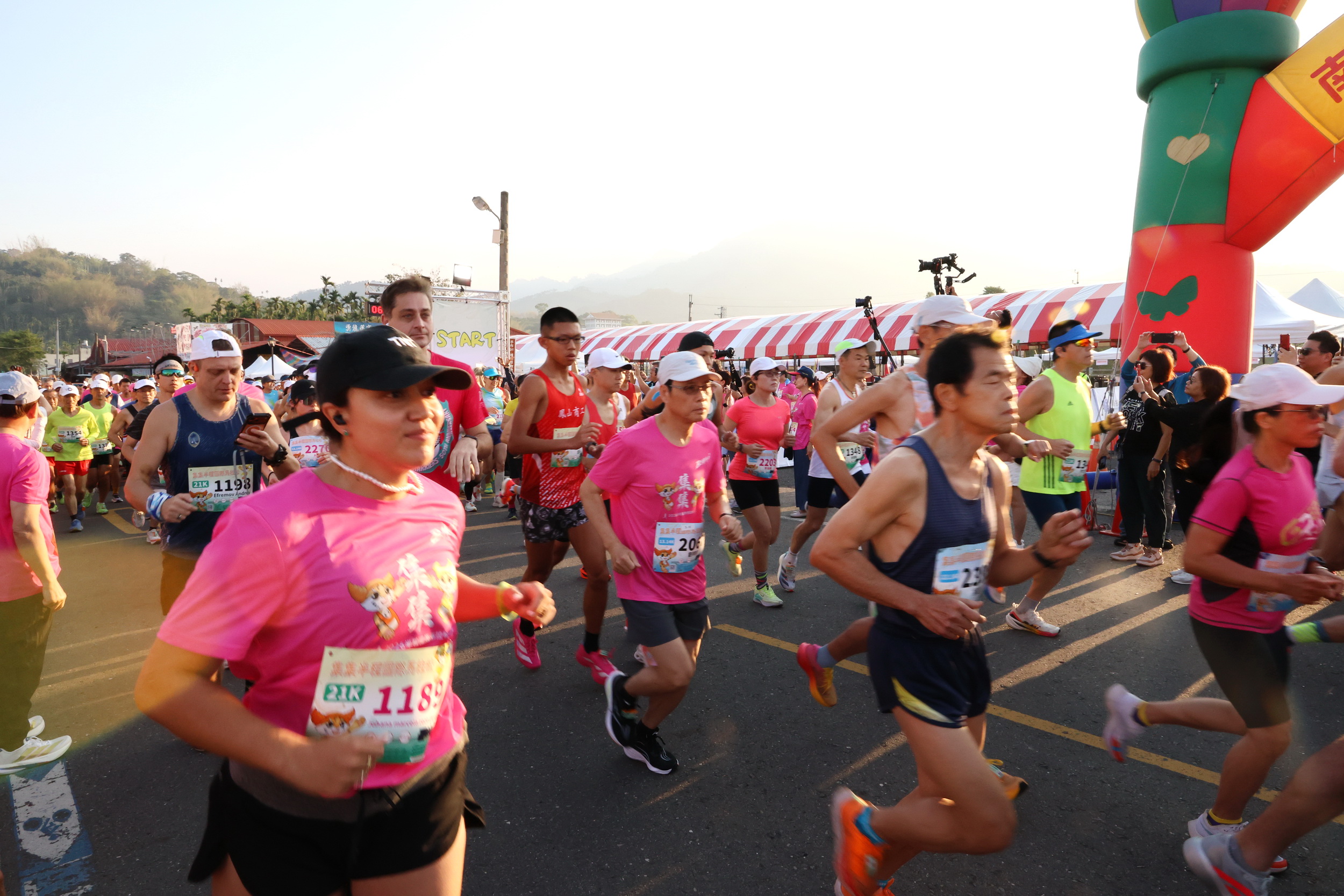 相關圖片4-集集半程國際馬拉松開跑  多國選手齊聚飽覽小鎮風光