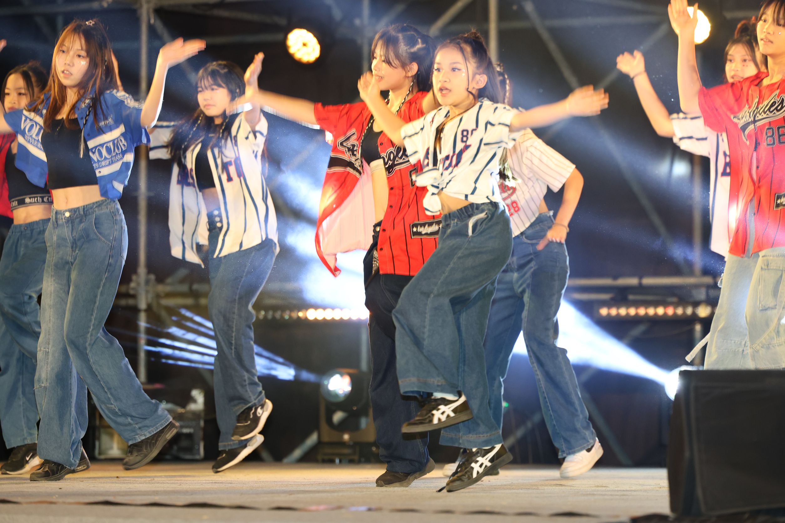 相關圖片3-2025草屯聖誕煙火嘉年華璀璨落幕！ 許縣長：明年擴大舉辦