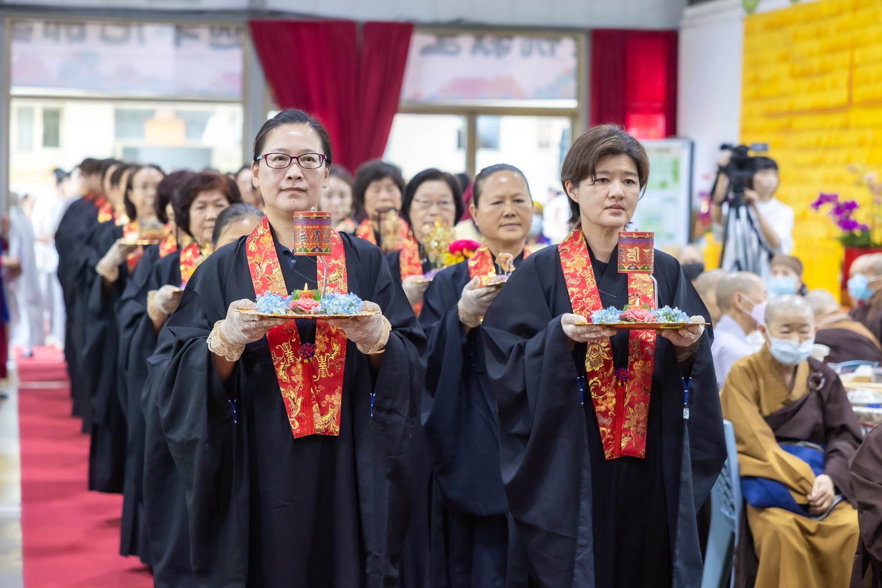 相關圖片7-南投縣佛教會2570年聖誕浴佛祈福點燈大法會　許縣長為民祈福