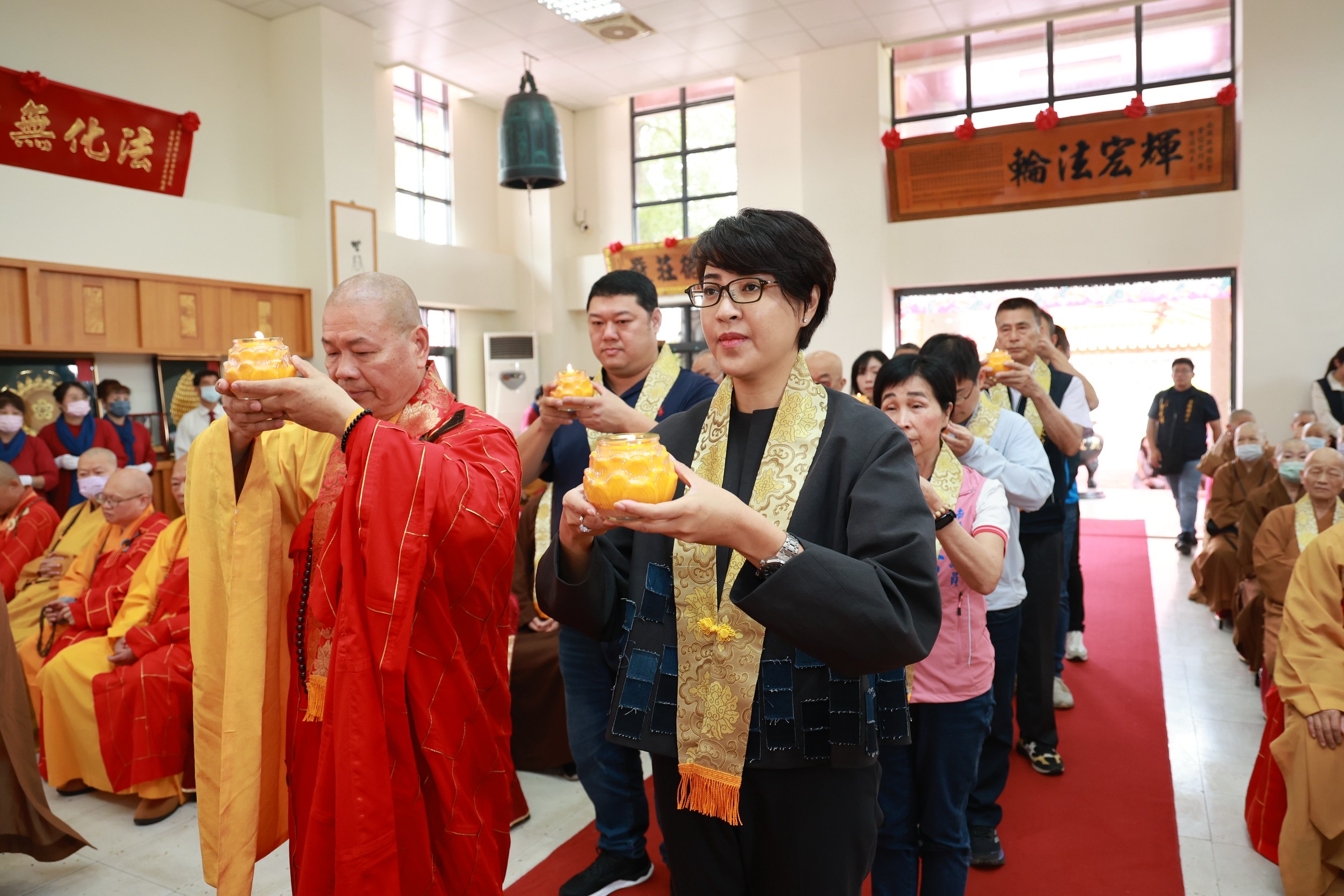 相關圖片1-歡慶2569週年佛誕 南投縣佛教會浴佛大典暨理事長、理監事就職典禮隆重