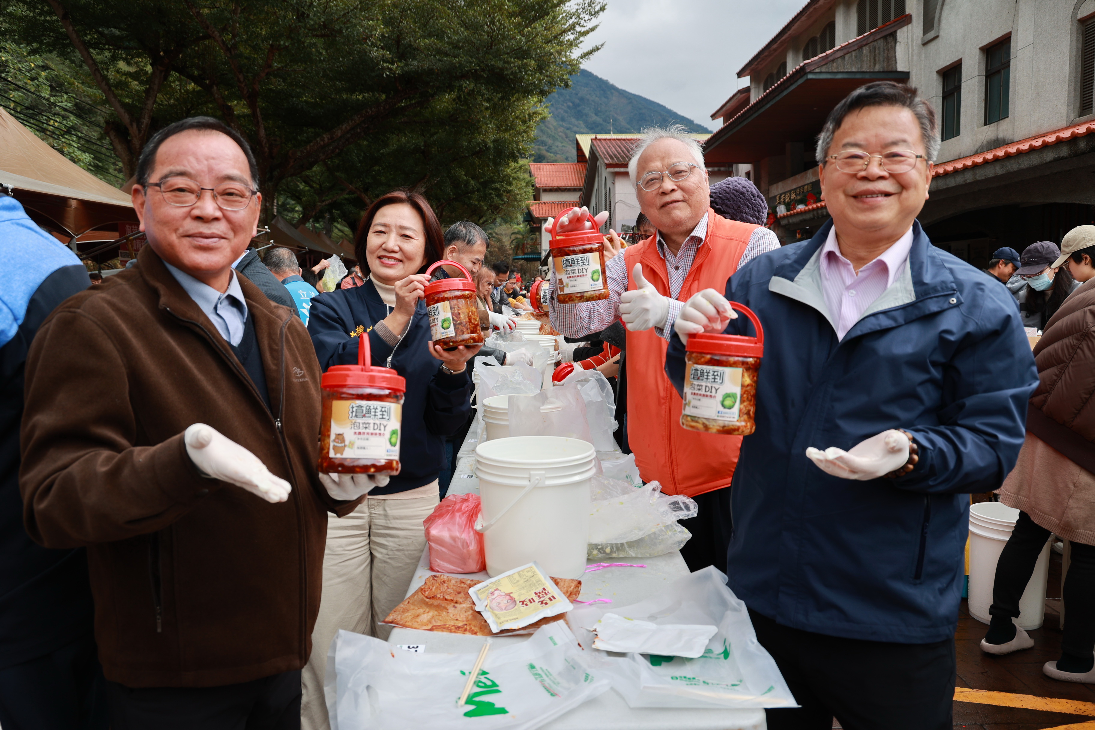 相關圖片2-義鄉賞梅季開跑   梅子泡菜DIY