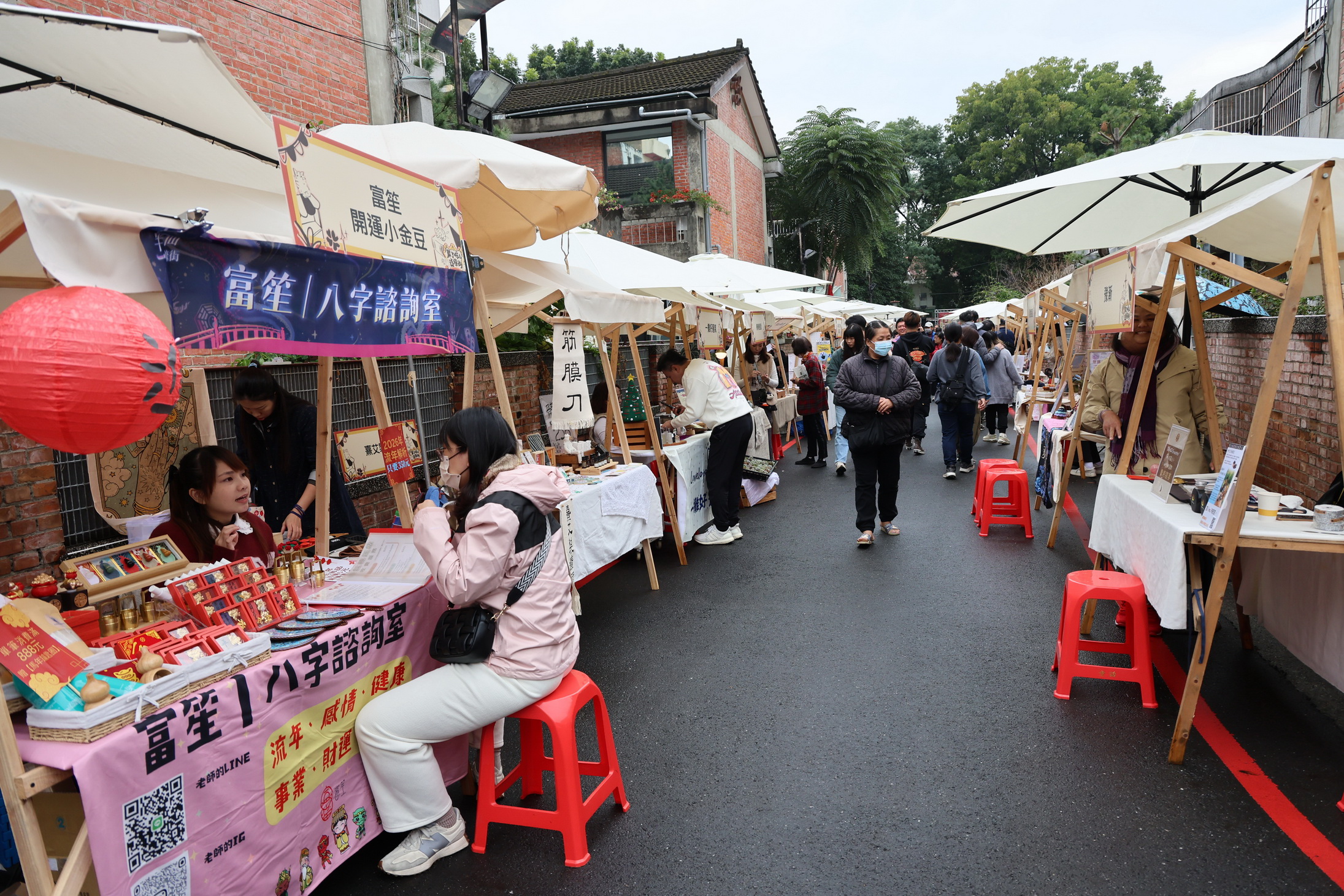 相關圖片4-縣府主管宿舍群辦市集囉 《算了啦這條街》療癒登場