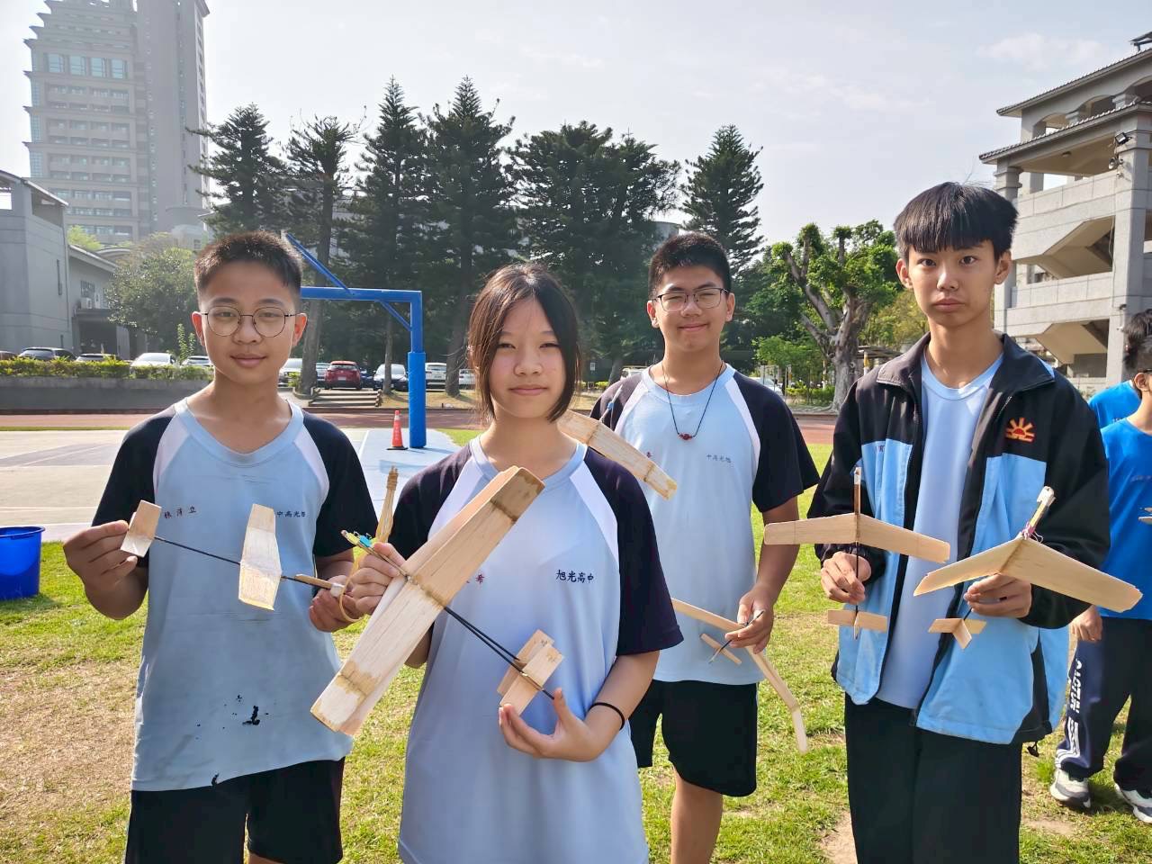 相關圖片6-師生齊飛、教學相長 南投縣滑翔機飛行競賽於24日熱鬧登場