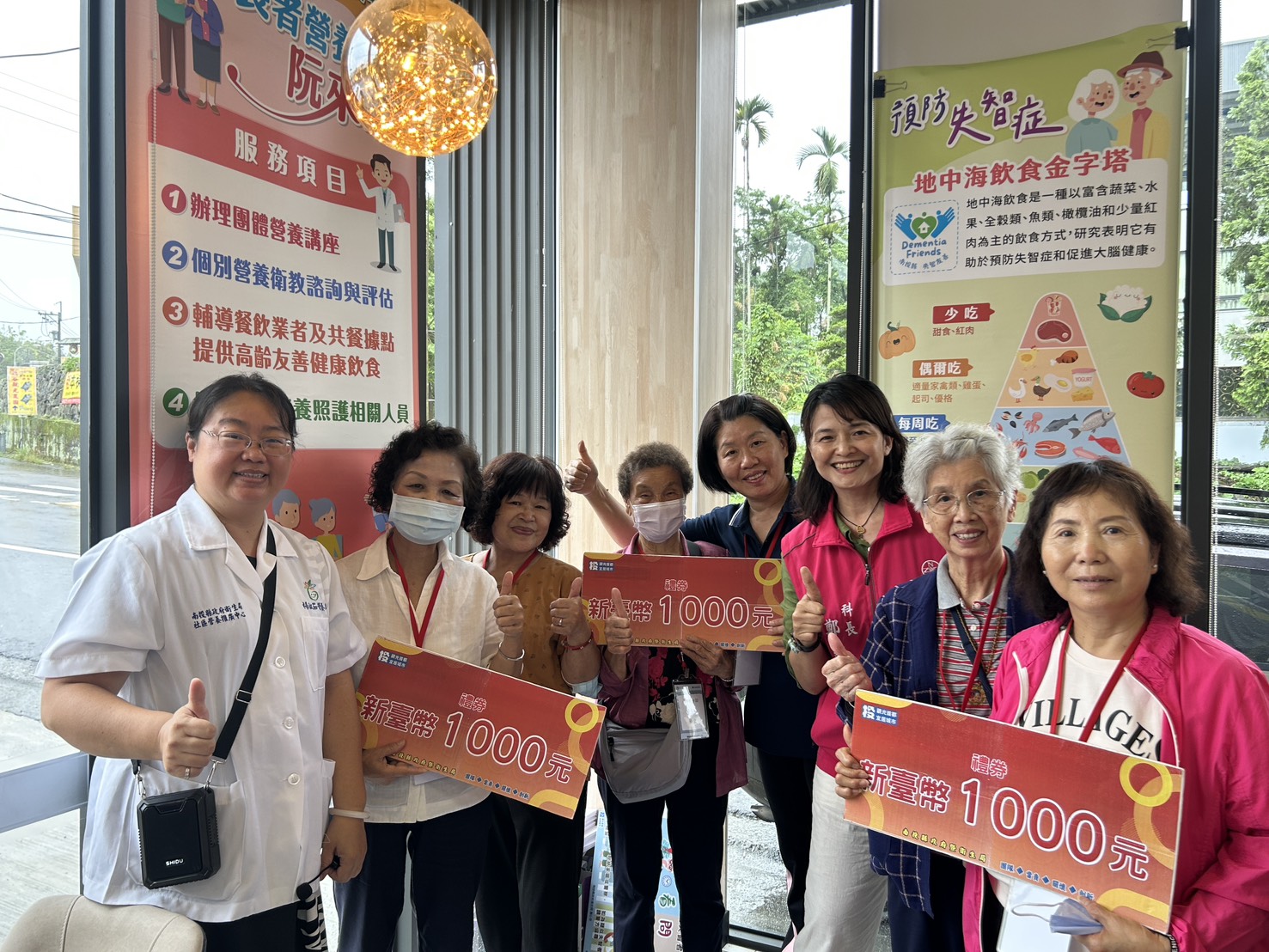 相關圖片1-社區營養師前進超商 實地引導民眾健康買