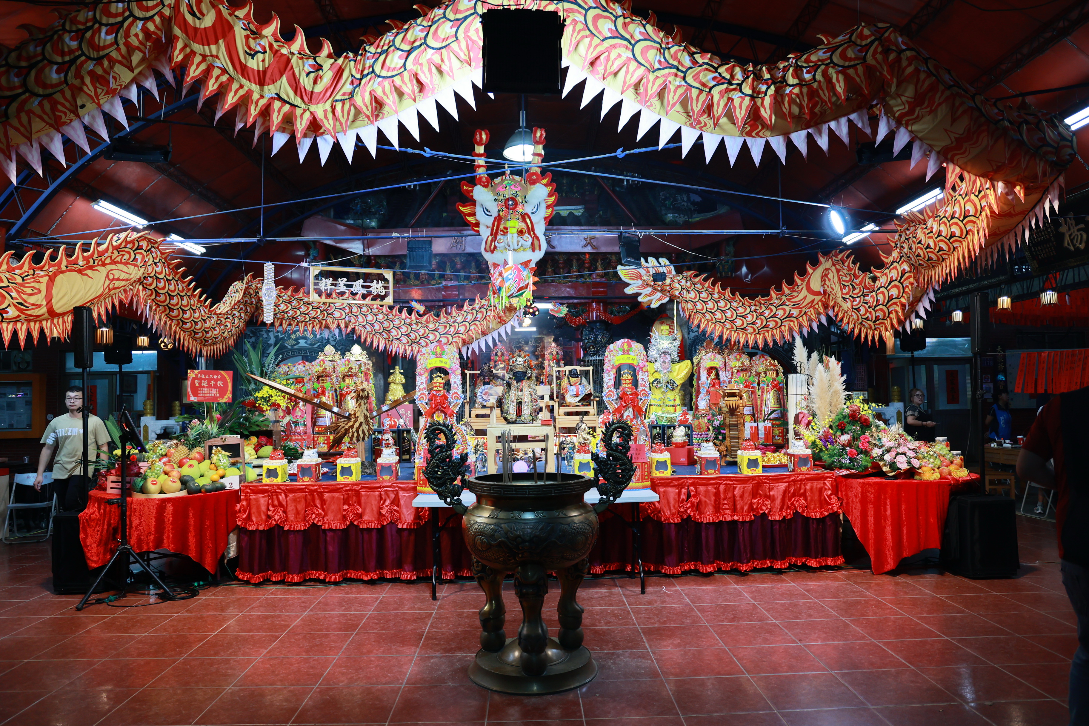 相關圖片4-宗教觀光在集集  大眾爺千人宴好熱鬧