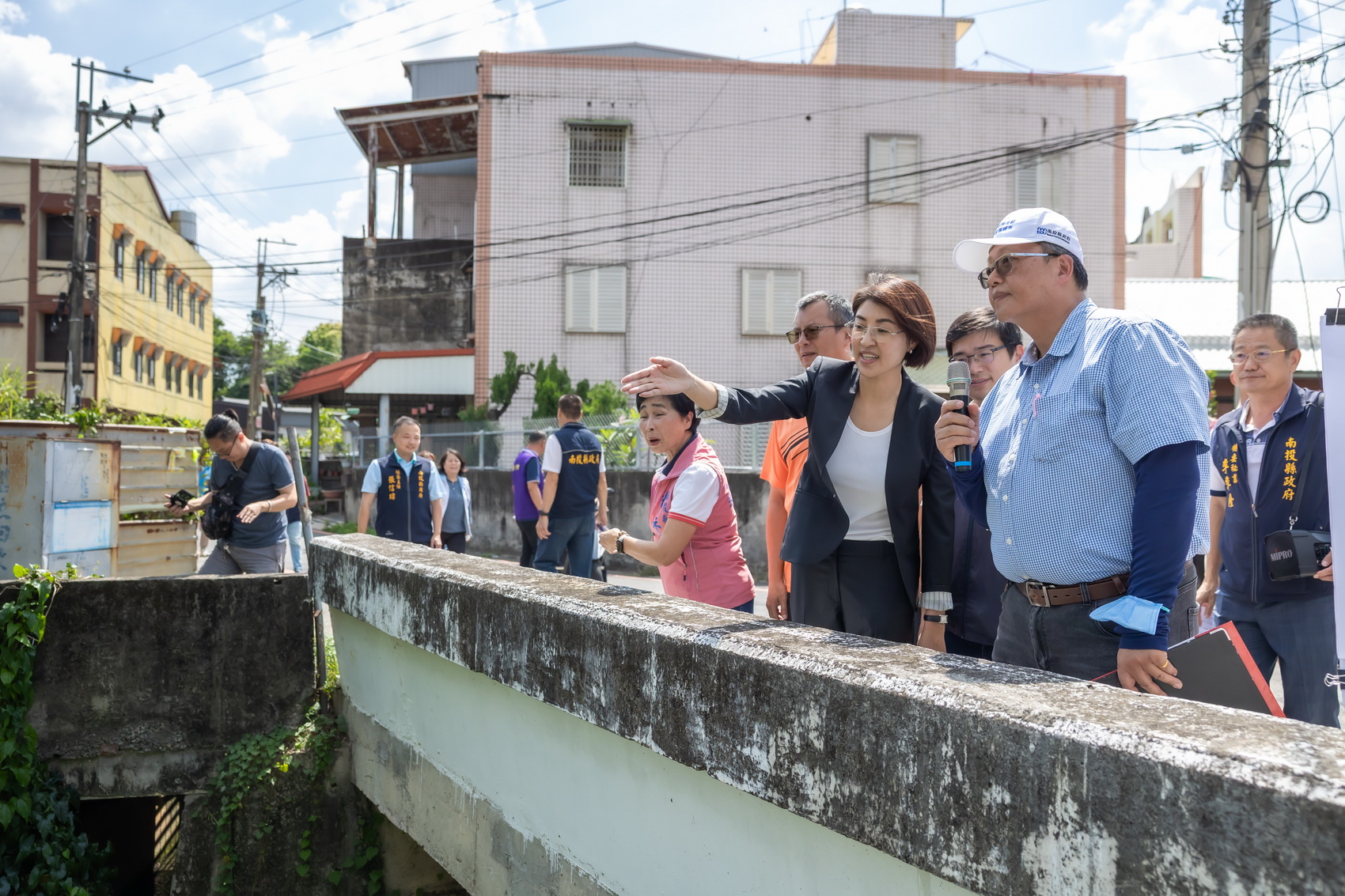 圖片-許縣長會勘名間鄉16處道路及排水　將花費近三千萬改善