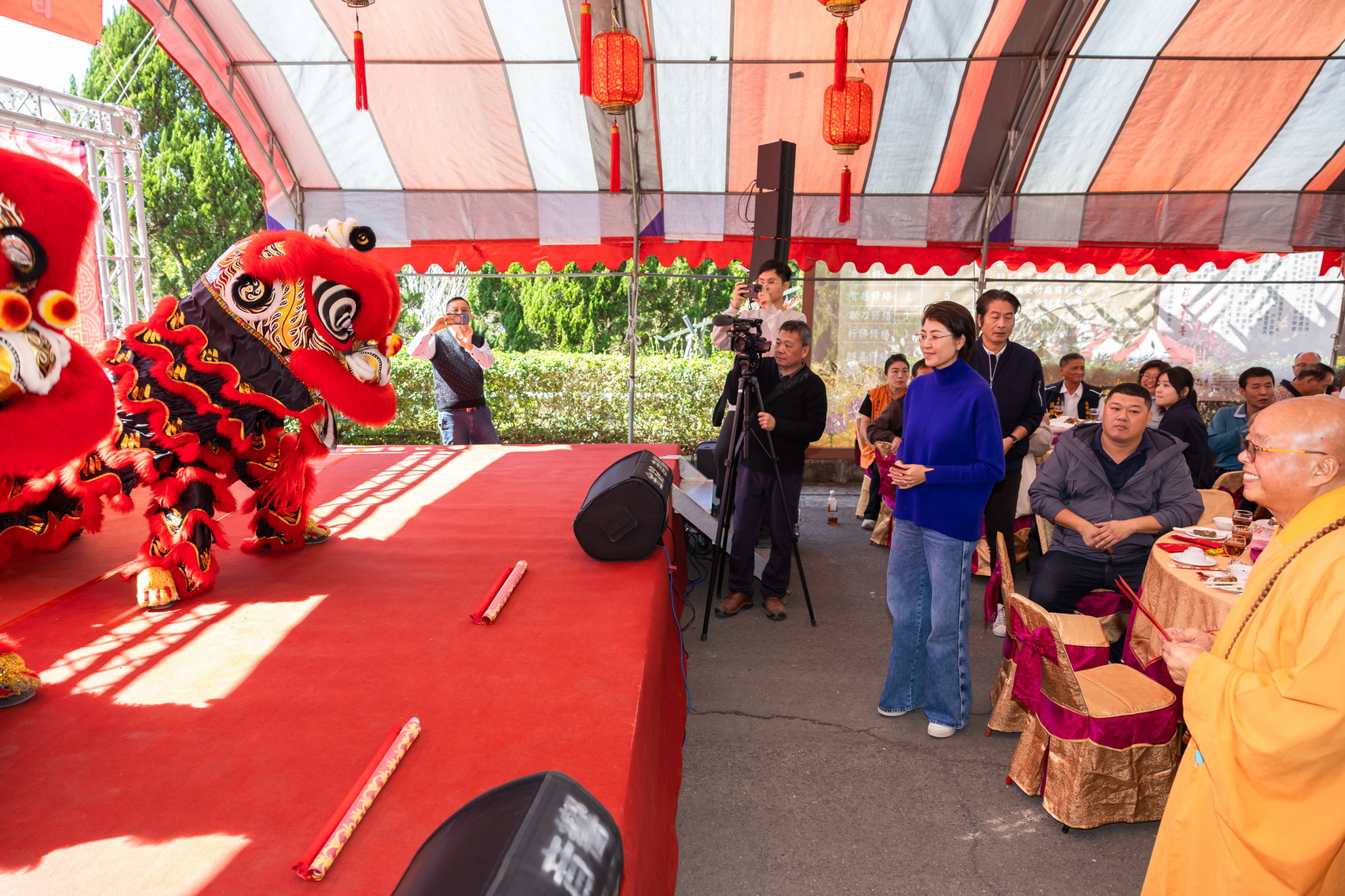 相關圖片3-清德寺歲末聯歡盛會　祥獅獻瑞迎新春　春聯墨寶傳祝福