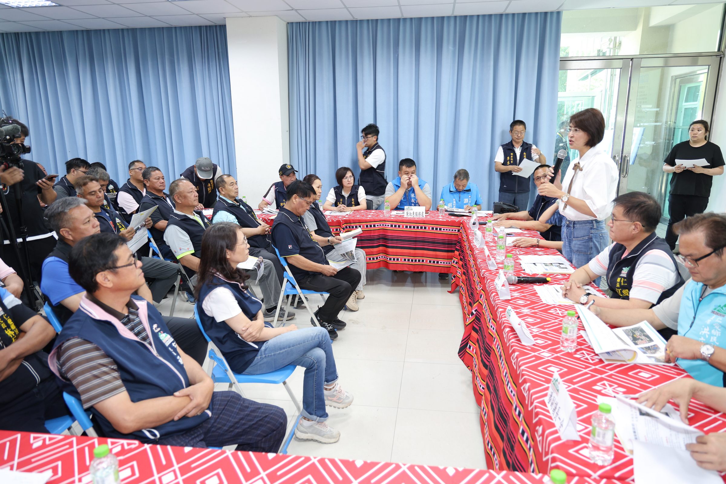 相關圖片6-許縣長會勘仁愛簽核25件逾4千萬元改善工程  投89線14K新闢截彎取直高架橋爭取中央逾3億元補助