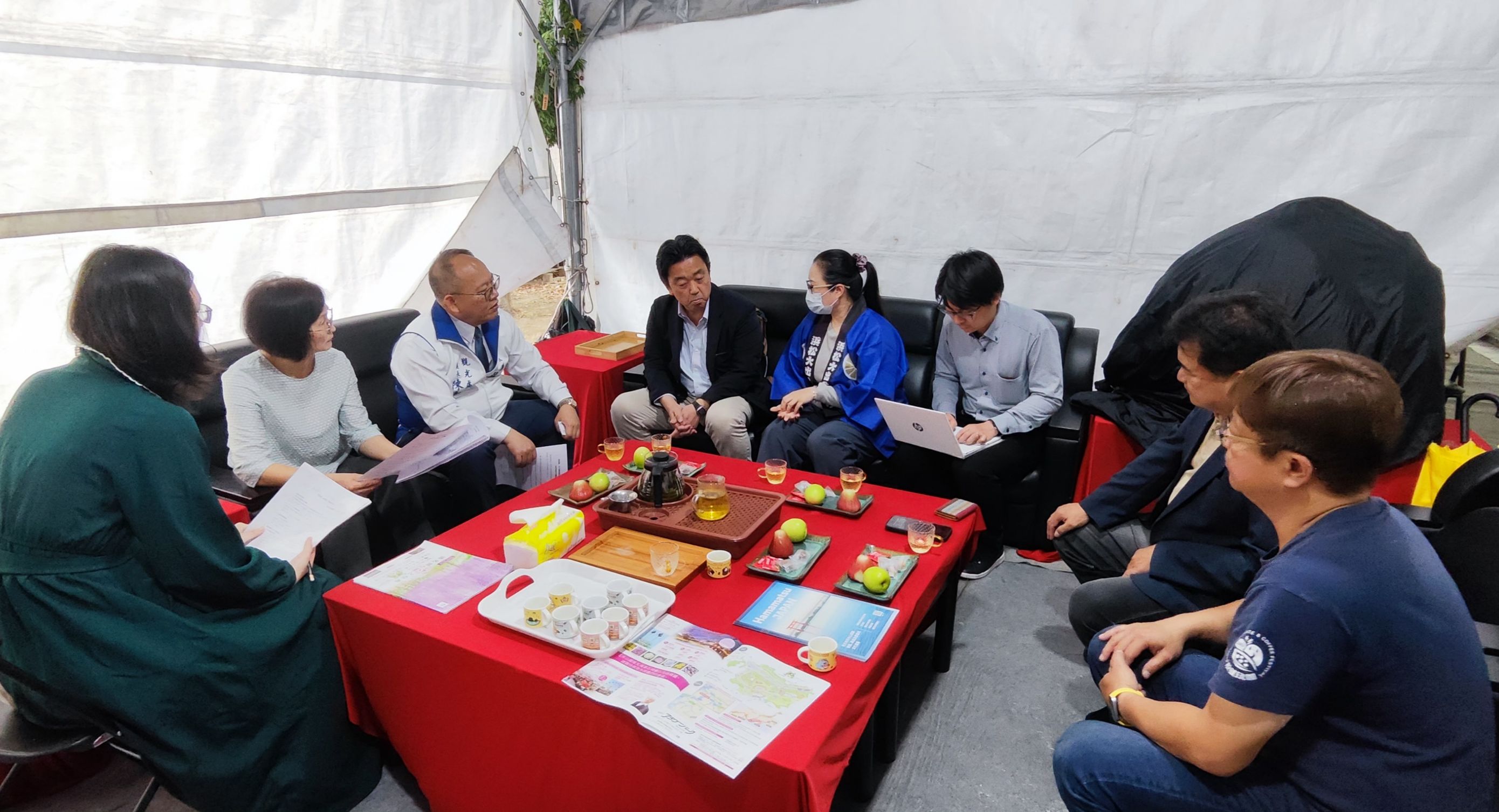 相關圖片4-日本濱松市代表團參訪南投燈會