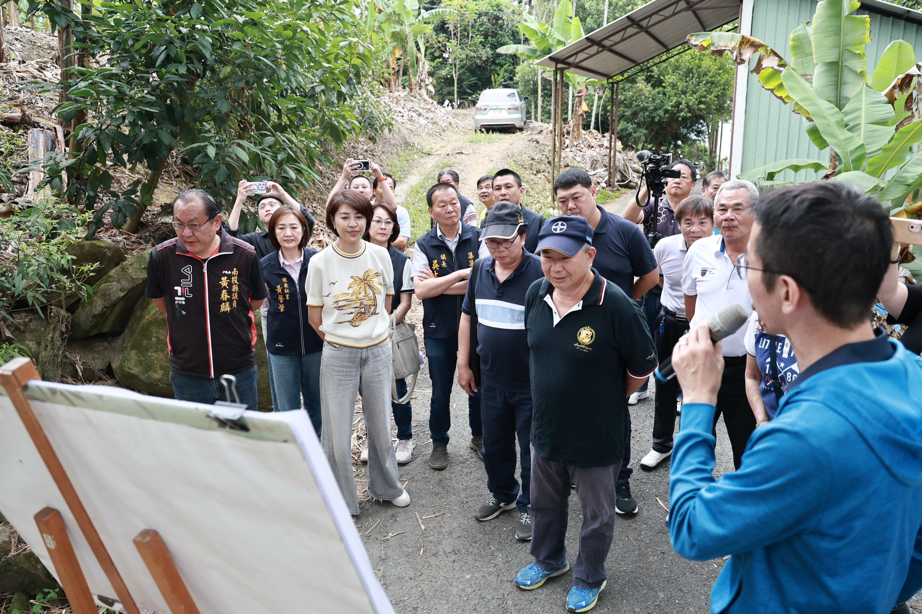 相關圖片1-許縣長會勘集集、竹山多處農水路工程  簽核近1200萬元經費改善