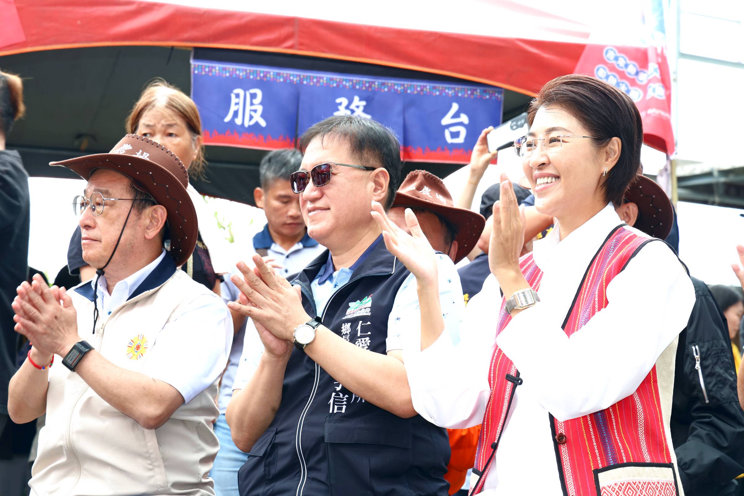 相關圖片4-清境長街宴熱鬧開席 宣示「2025清境火把節」即將登場