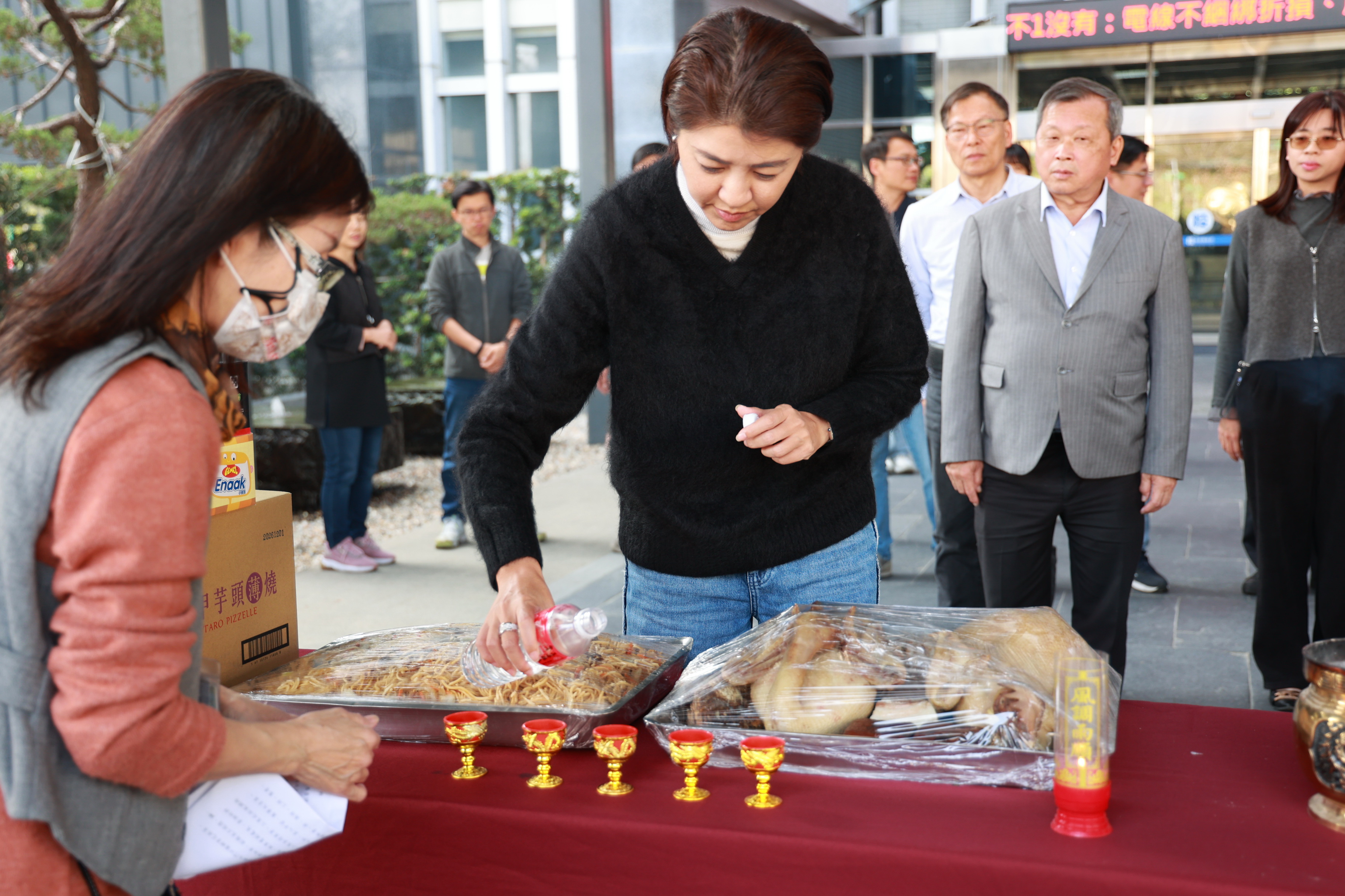 相關圖片2-縣府舉辦年終尾牙祭拜   縣長許淑華祈求一切平安