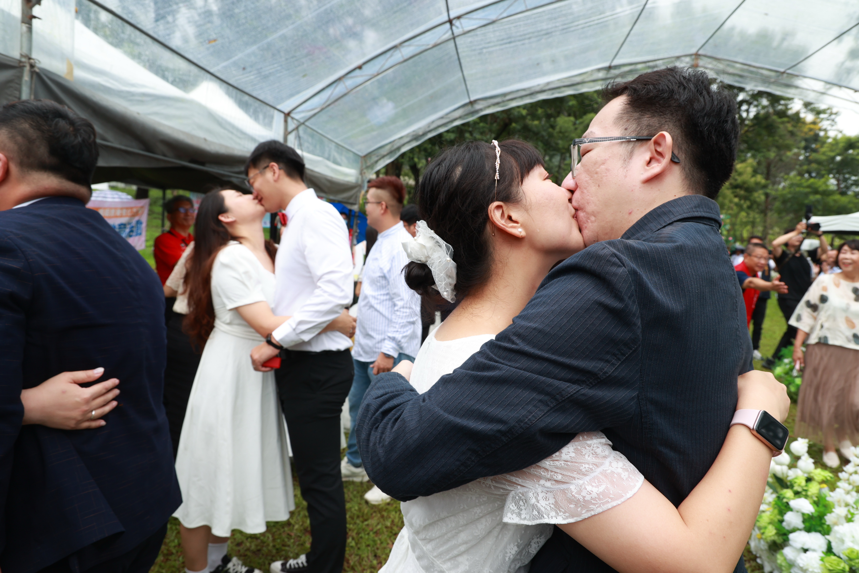 相關圖片4-氦氣球集團婚禮   浪漫升空到高點
